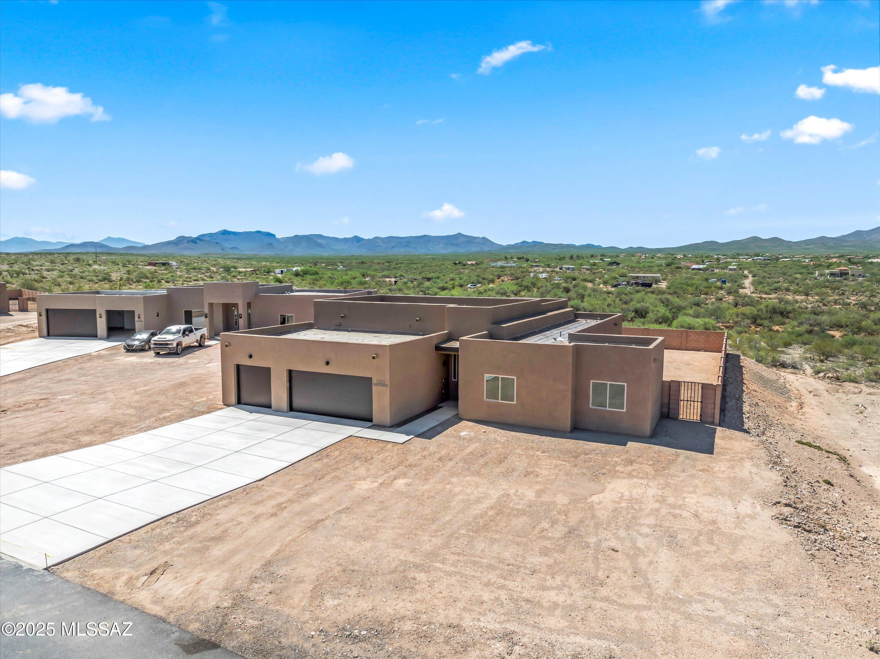 1180 N Range Rider Place