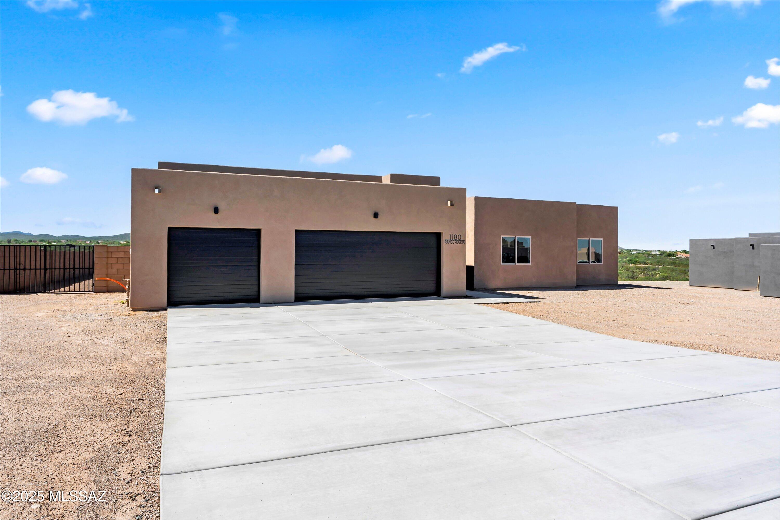 1180 N Range Rider Place
