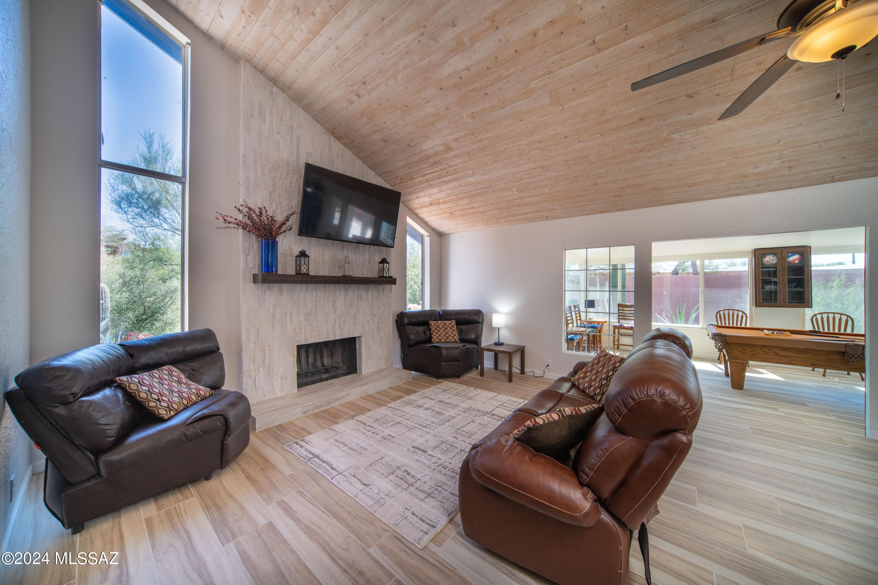 5617 N Camino Del Conde