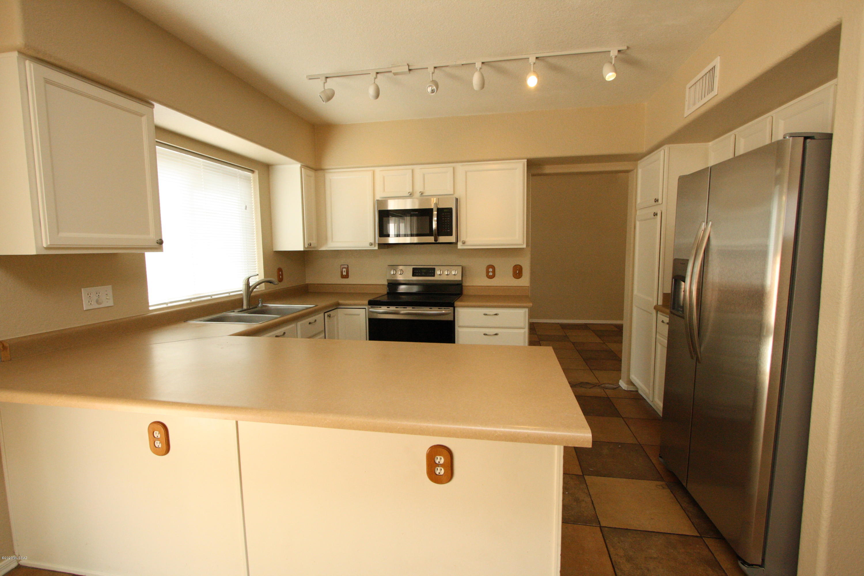 Rancho Escondido(1-198) - Residential Lease