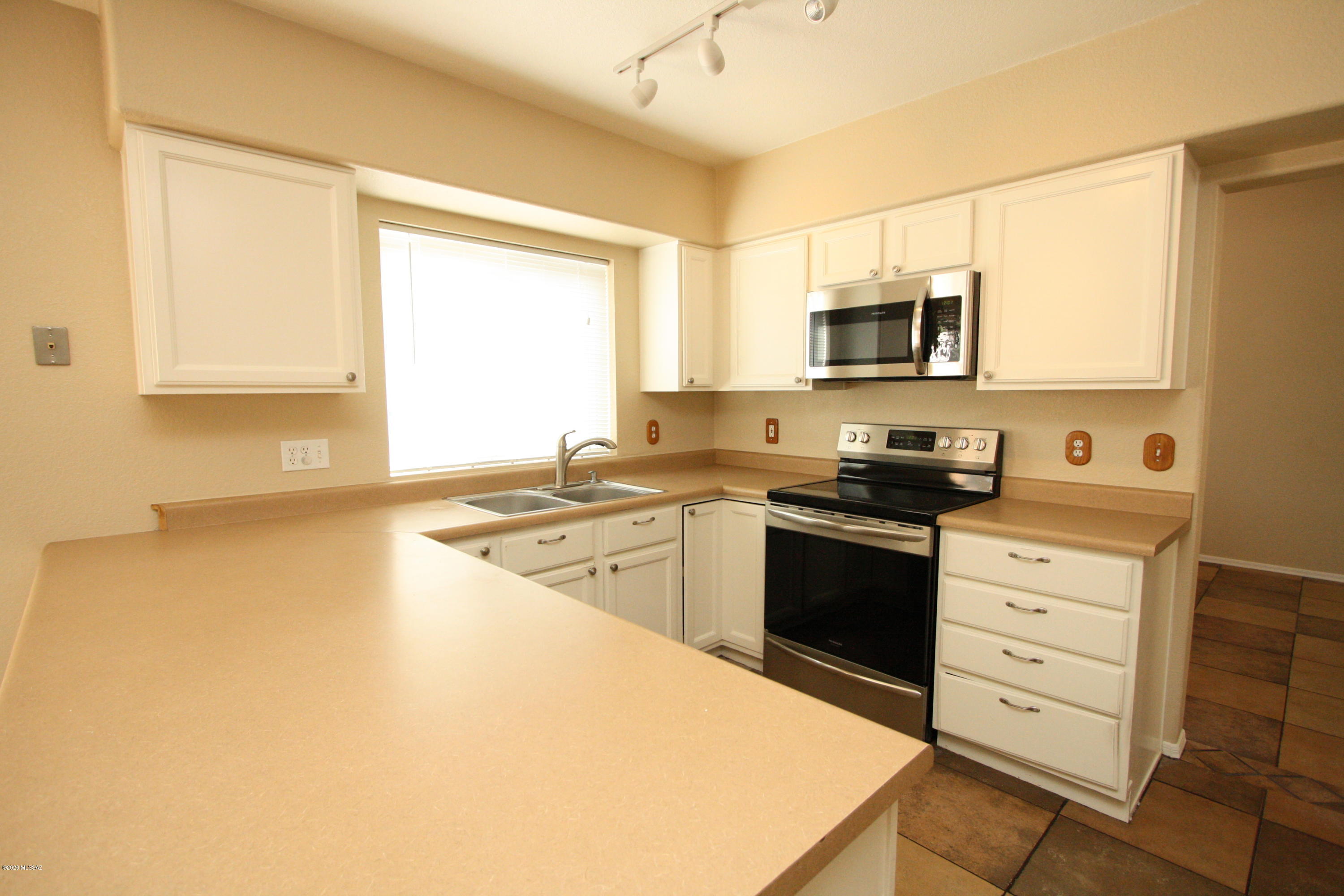 Rancho Escondido(1-198) - Residential Lease