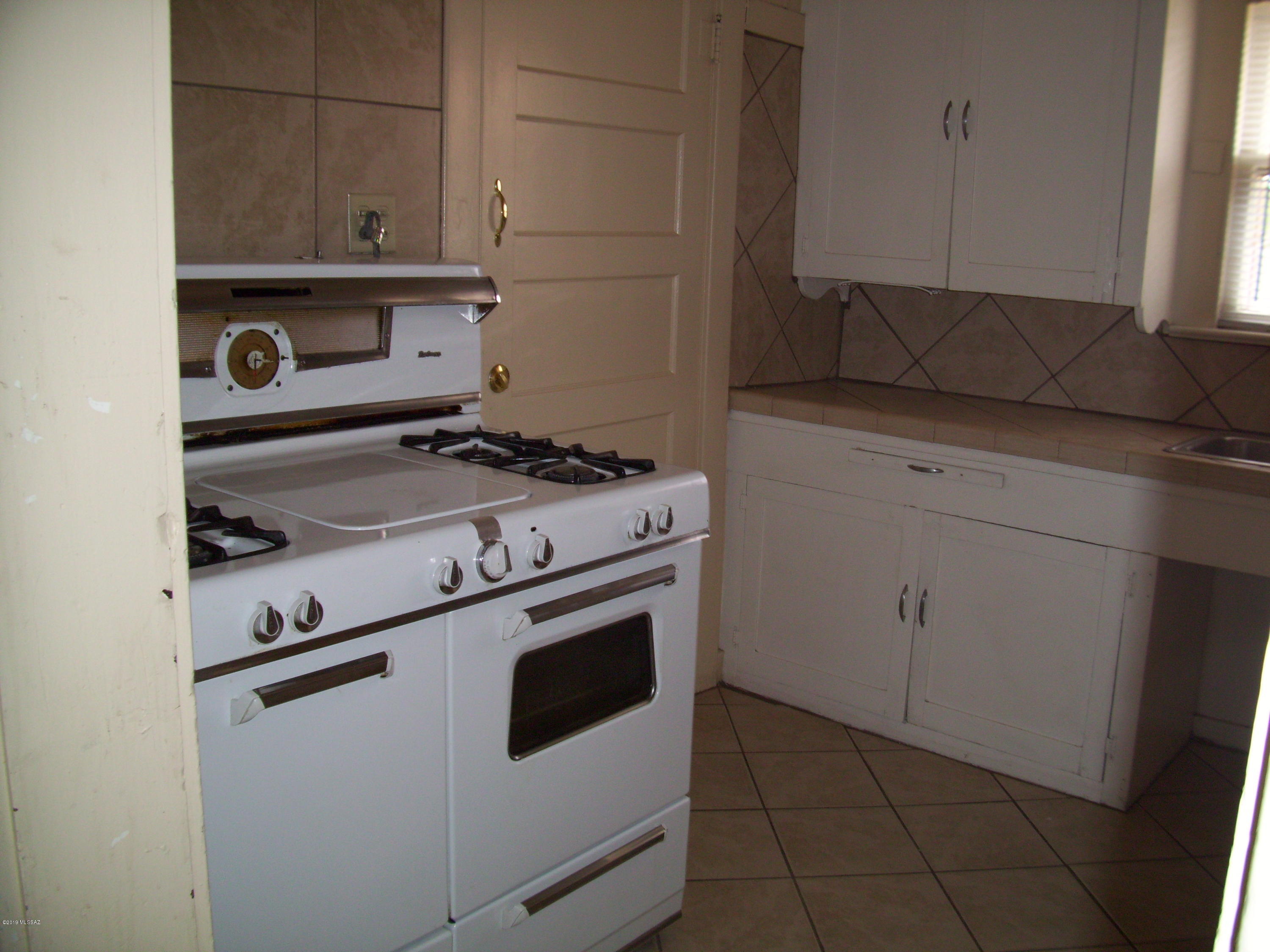 Blenman Annex - Residential Lease