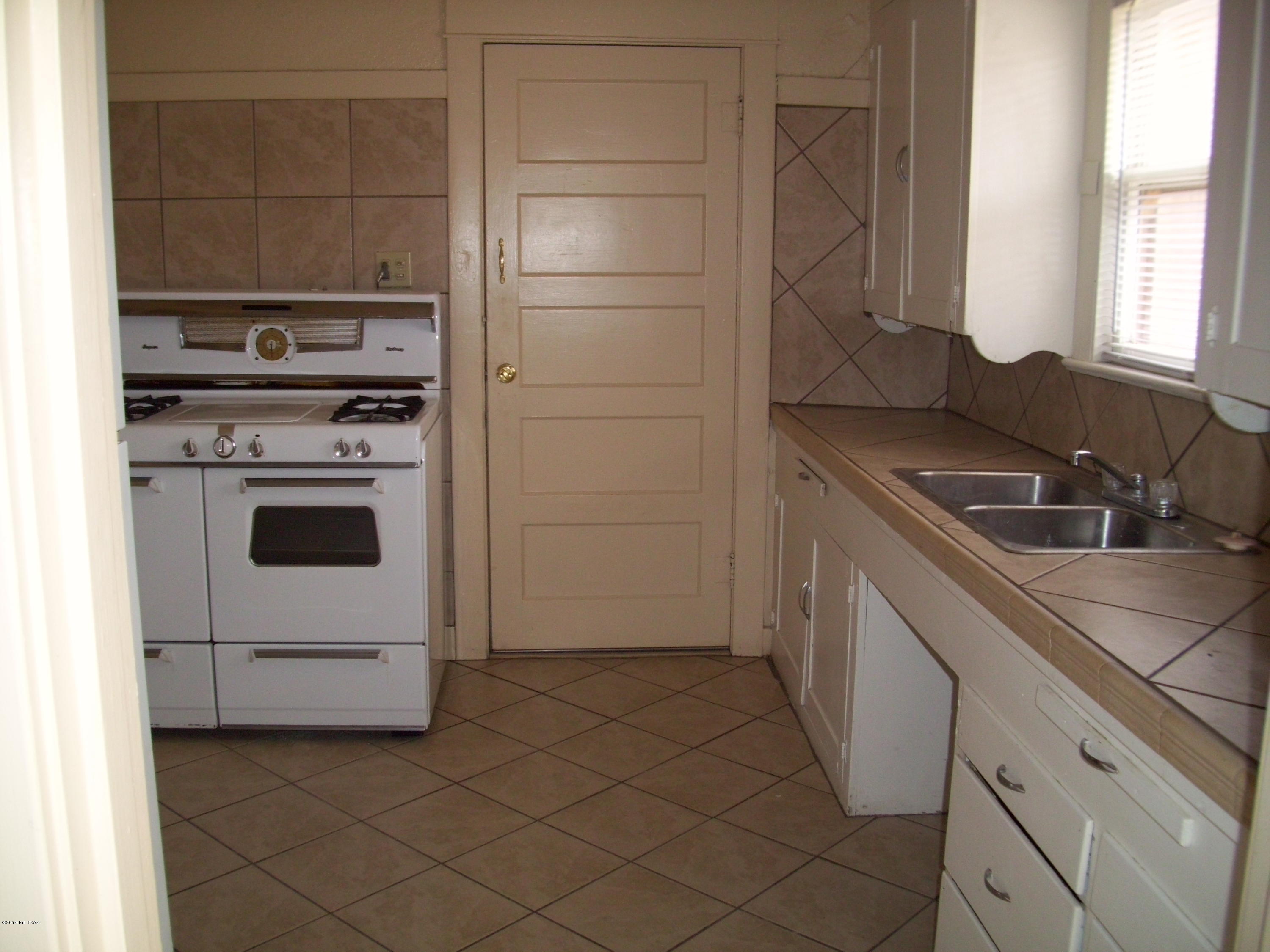 Blenman Annex - Residential Lease