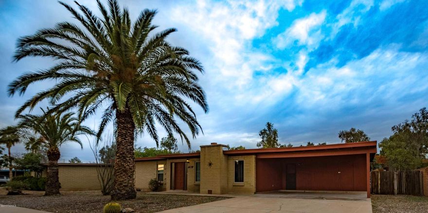 Seller will accept or counter offers between 150,000.00 and $155,000.00.  This Cute, Clean and Charming Eastside Home Features a Remodeled Kitchen with New Cabinets, Granite Countertops and Stainless Steel Appliances, New Tile in Dining, Kitchen and Laundry Room, Cozy Fireplace in Family Room, Fans in All Bedrooms, Newer Vanities in Bathrooms, Extra Large Laundry Room, Large Storage Room off Carport and Spacious Backyard. Front of Home has Dual Pane Windows.  Excellent Location Close to Shopping, Restaurants and DMAFB.  No HOA!  Don't Miss This Lovely Move In Ready Home! Property taxes reflect current status as a rental.