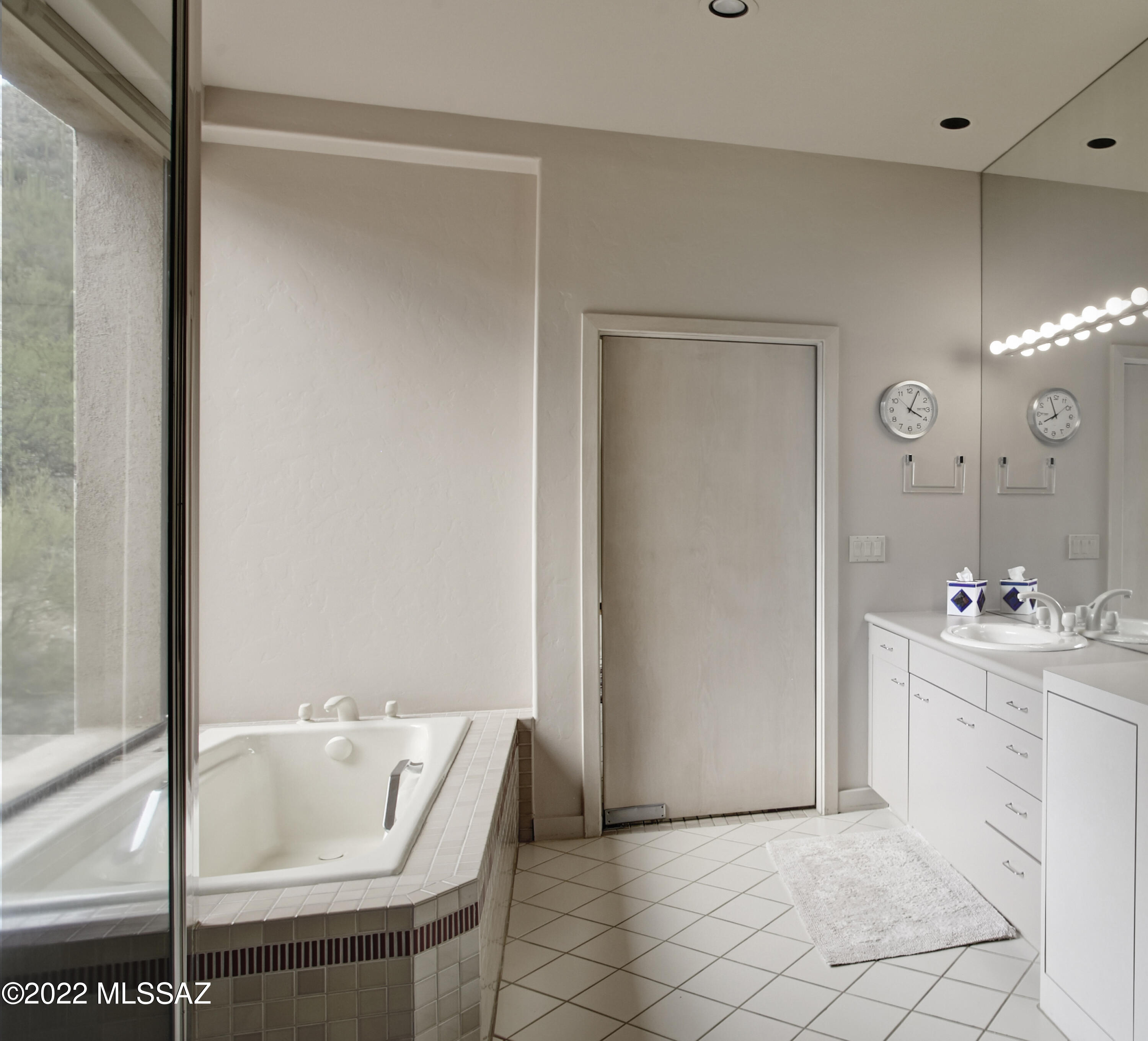 Finisterra (1-210) - Residential