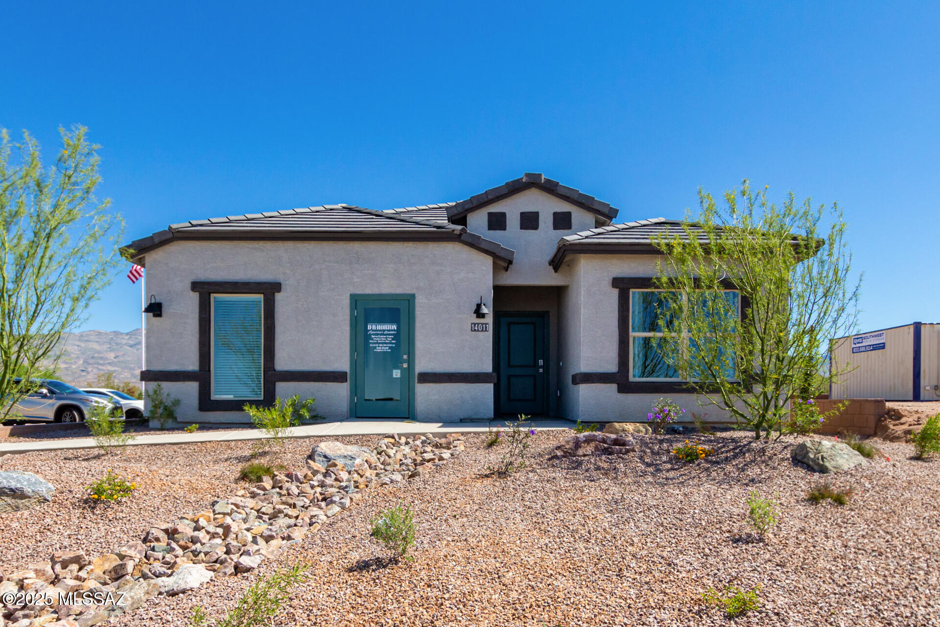 Saguaro Bloom SQ20180540069 - Residential