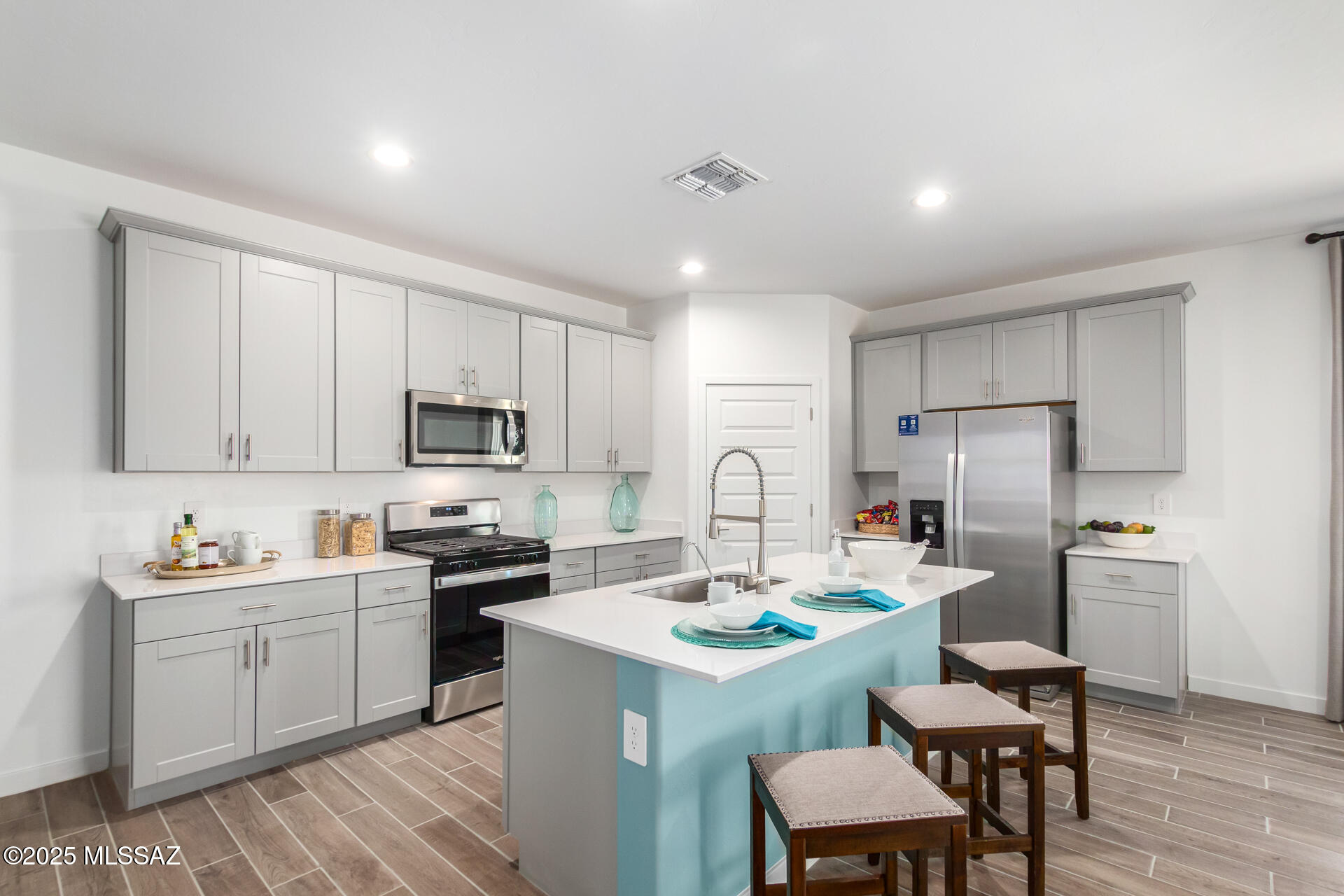 Saguaro Bloom SQ20180540069 - Residential
