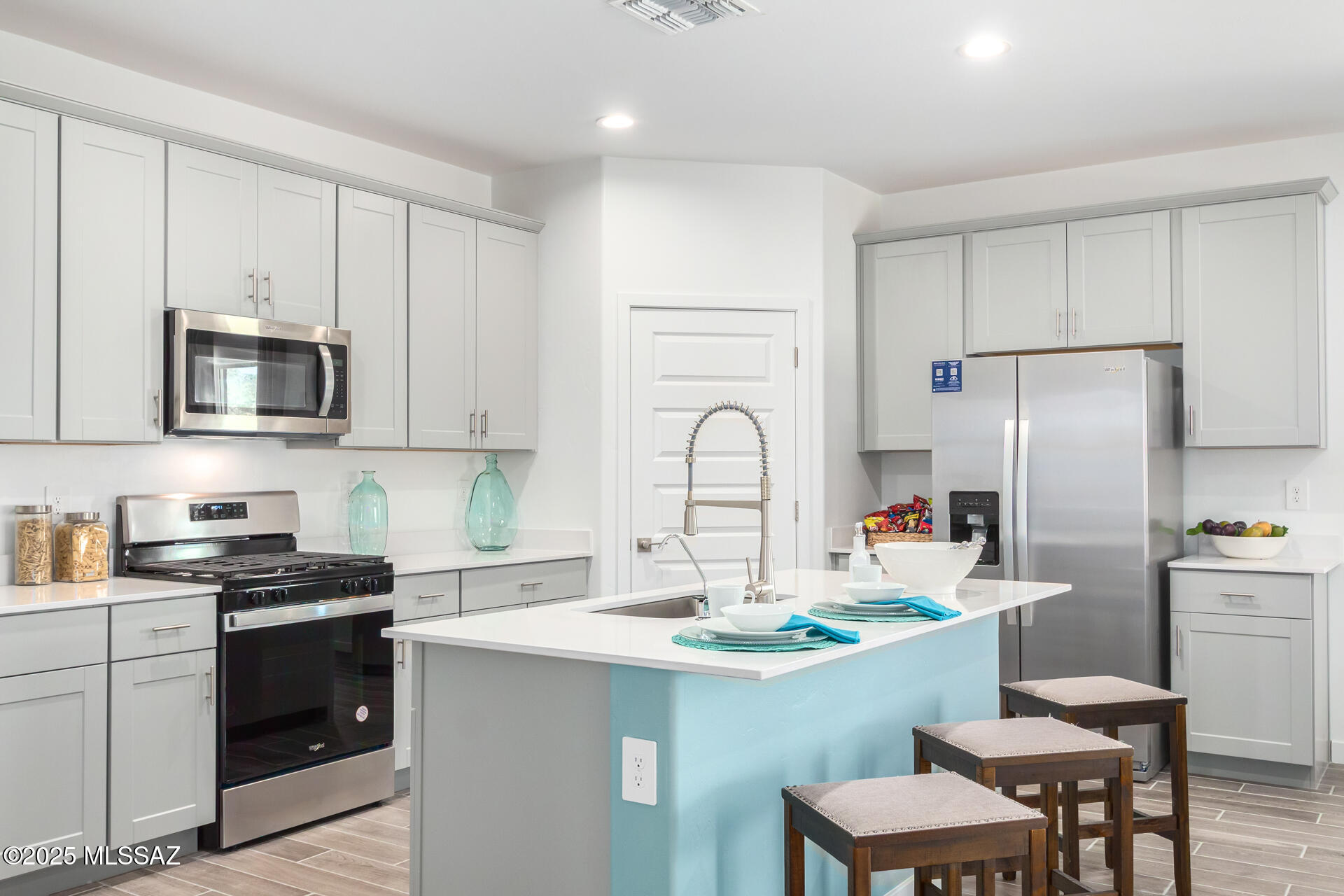 Saguaro Bloom SQ20180540069 - Residential