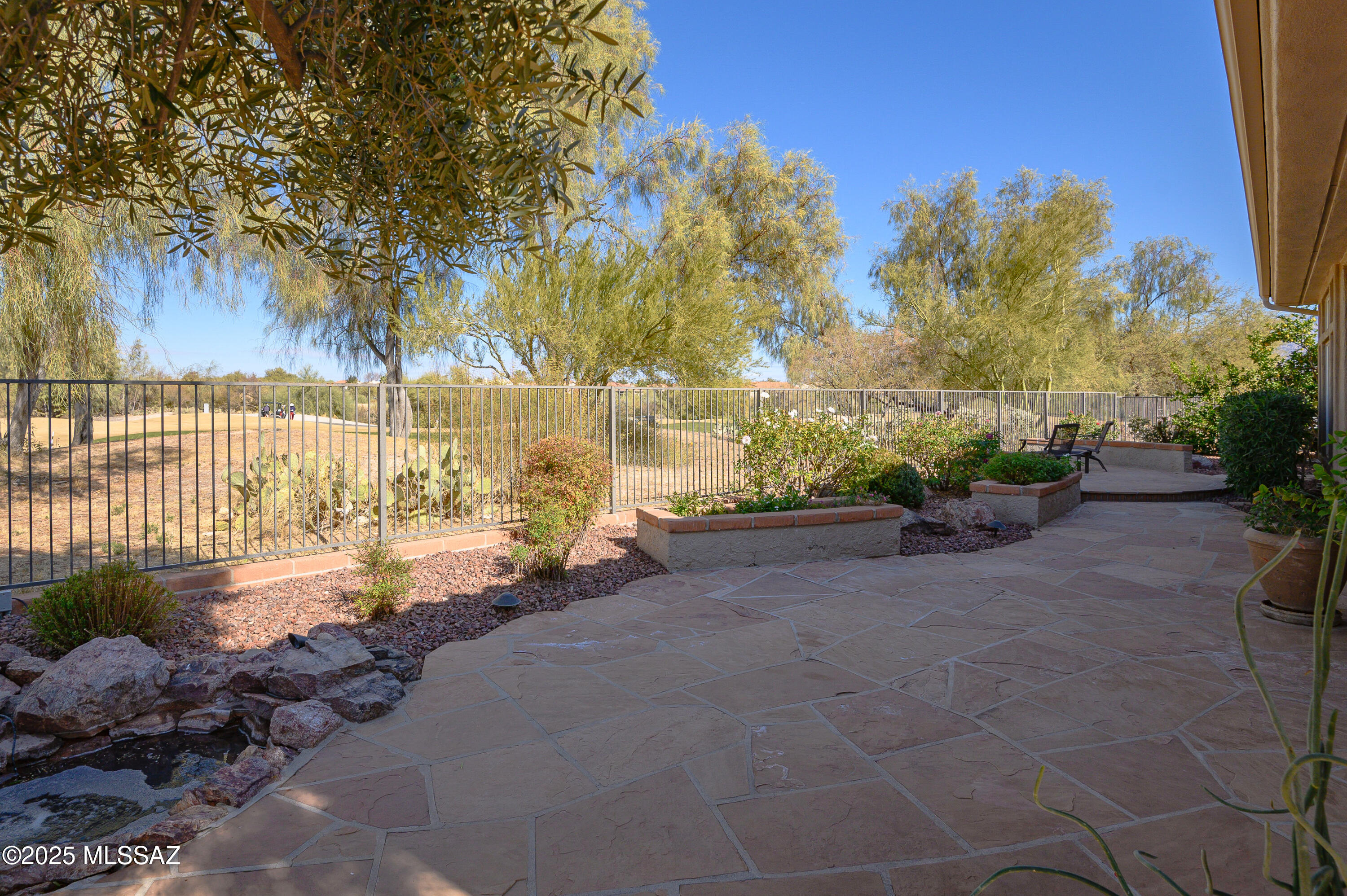 1845 E Mellow Trail