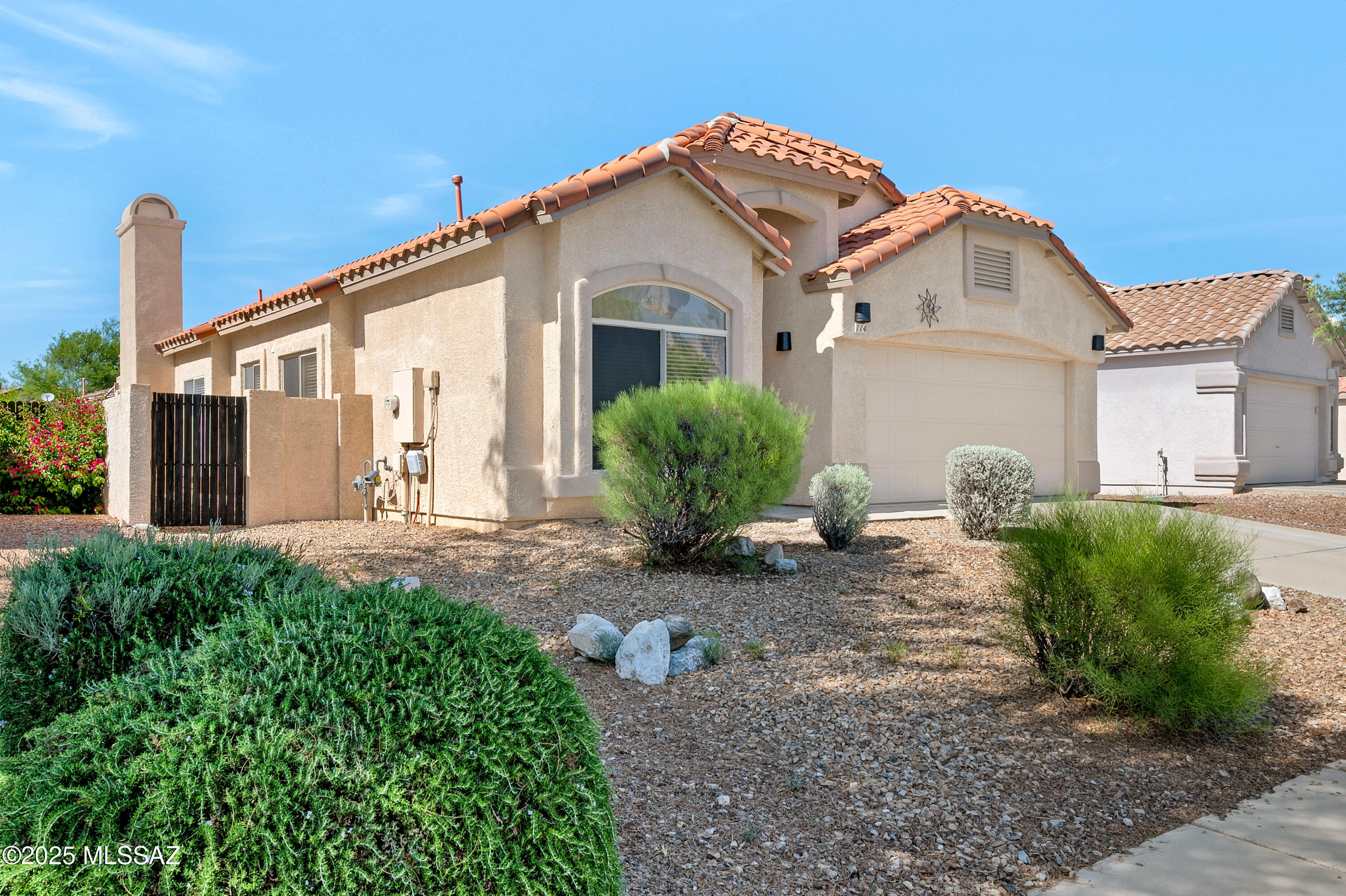 114 W Freddie Canyon Way