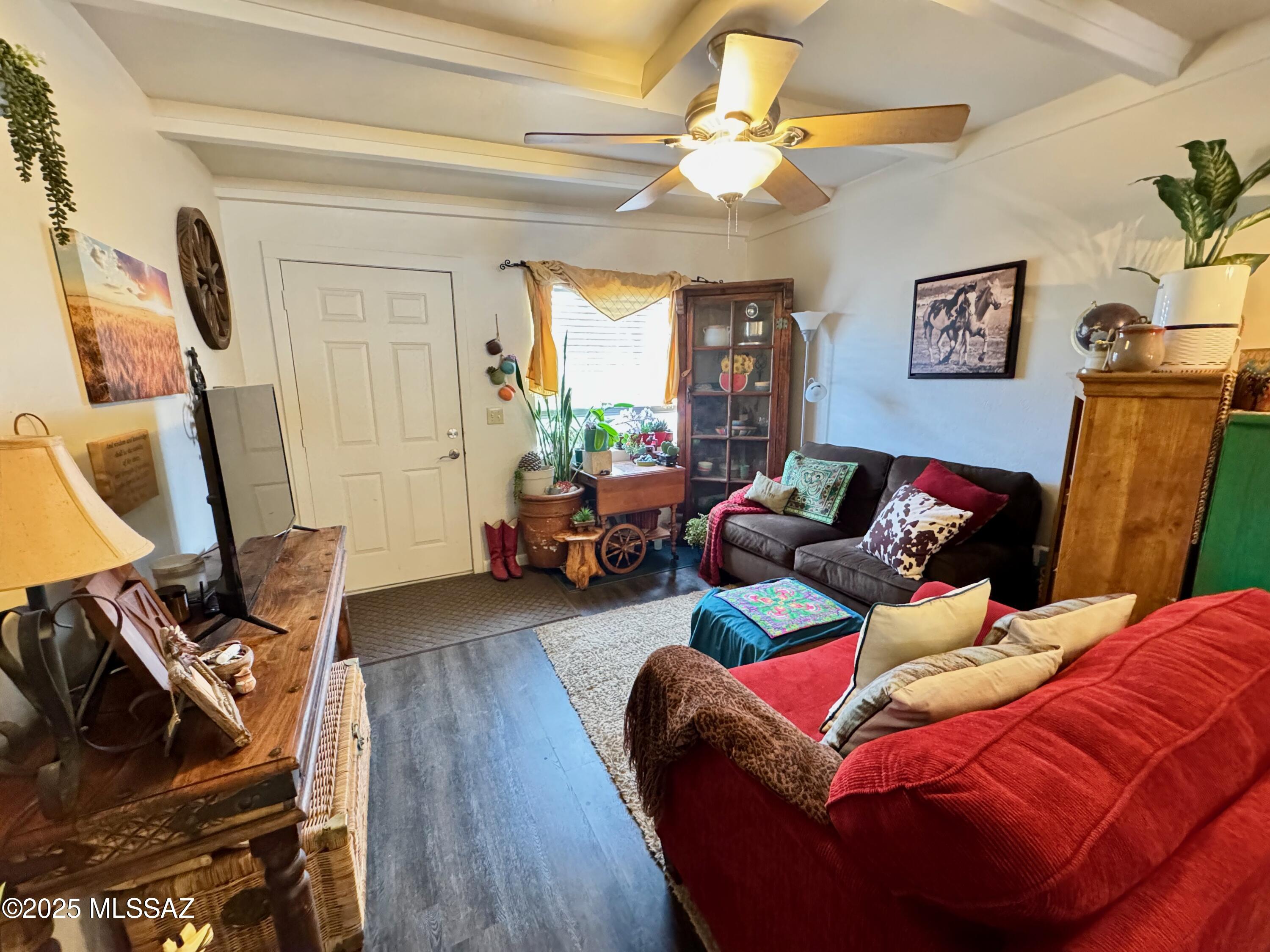 1304- 1306 N Roberts Way