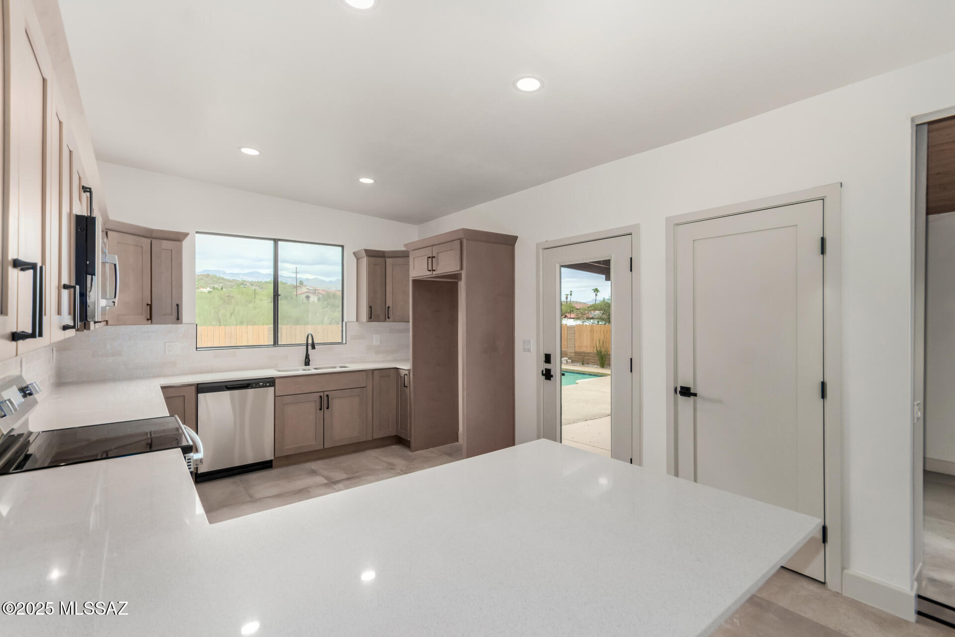 Tanuri Hills (1-102) - Residential
