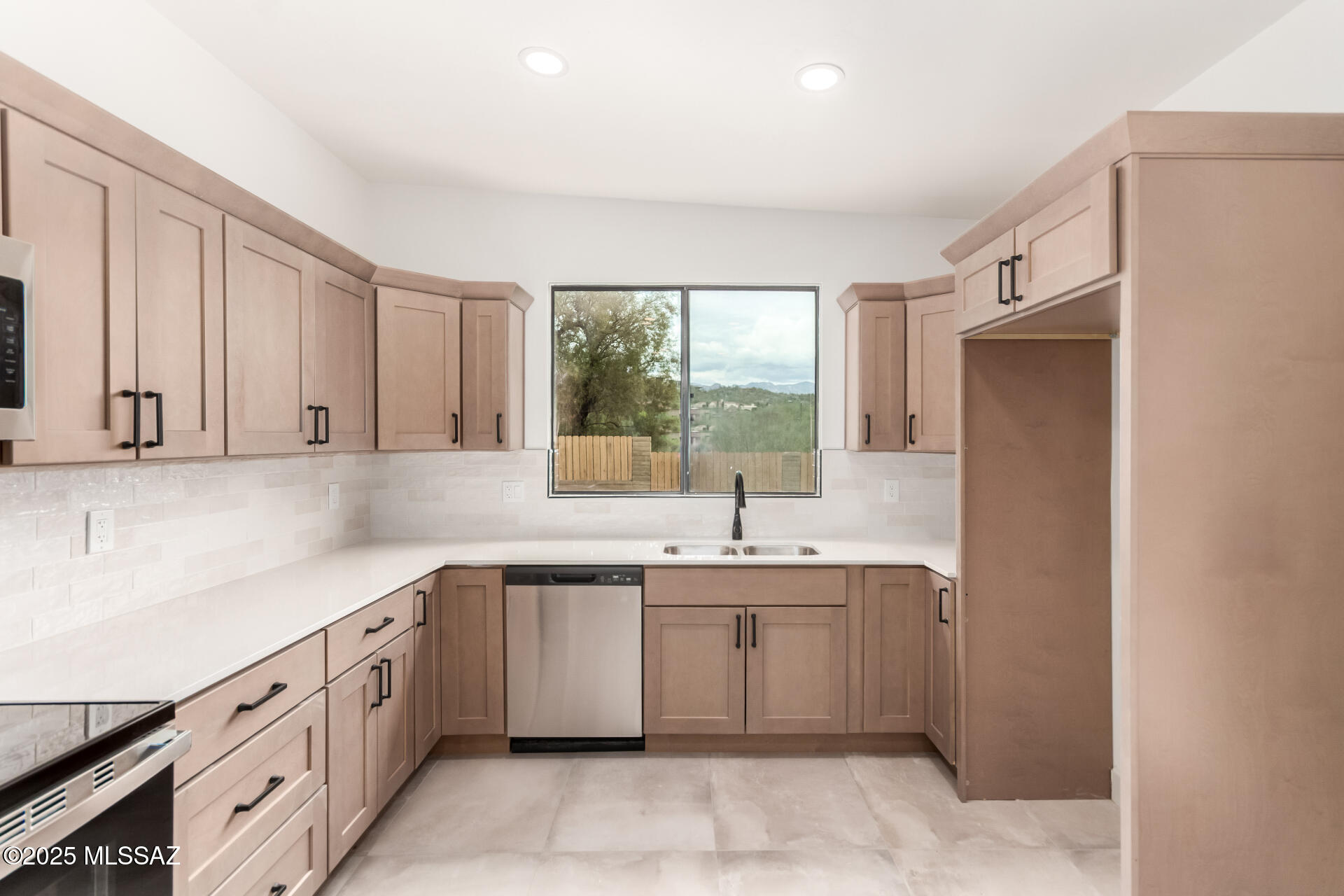 Tanuri Hills (1-102) - Residential