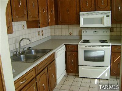 Villa Paraiso (1-67) - Residential Lease