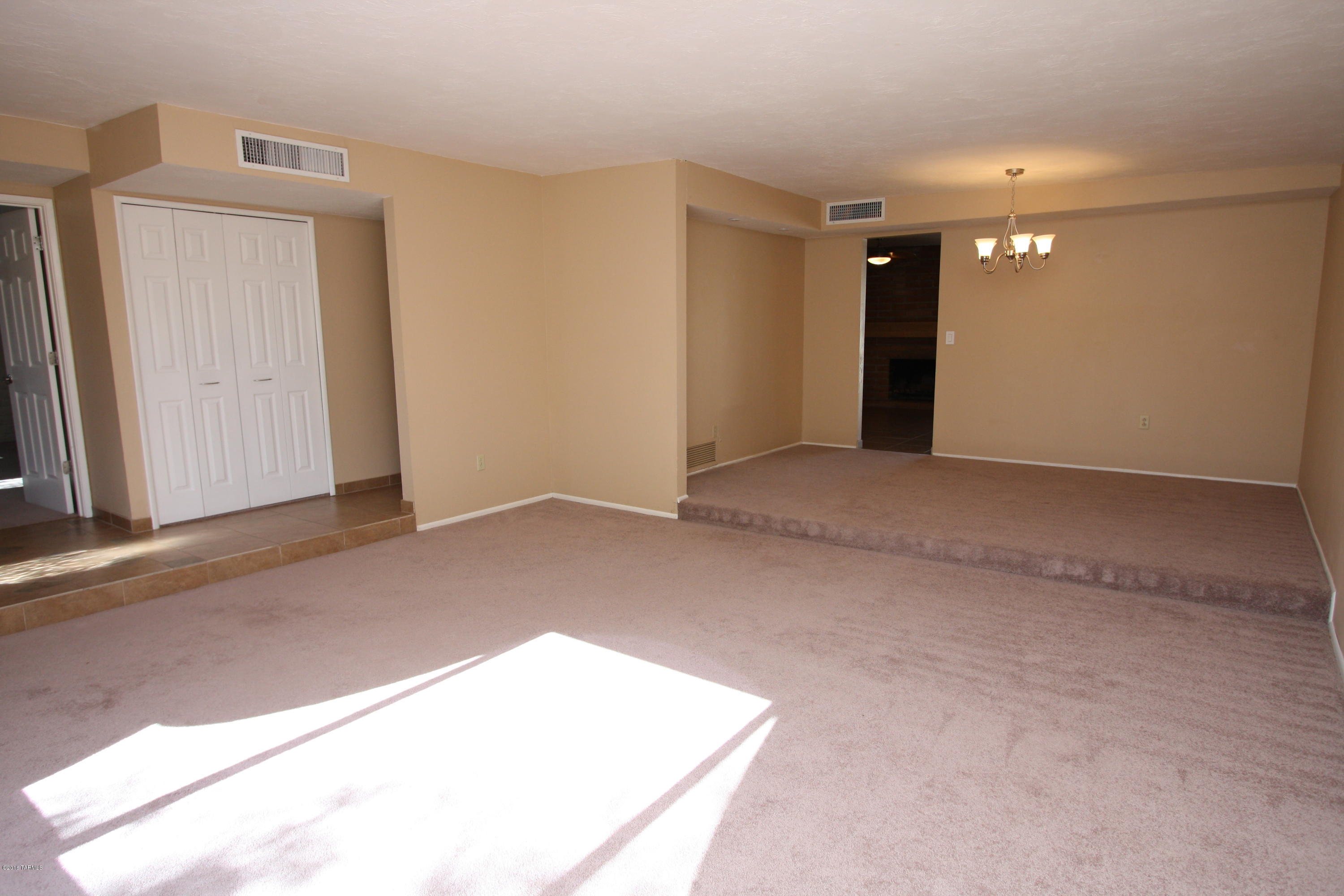 Hidden Hills (1-103) - Residential Lease