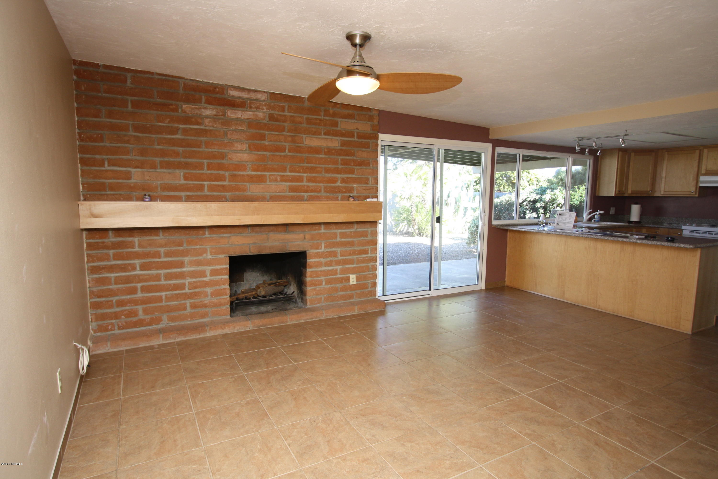 Hidden Hills (1-103) - Residential Lease