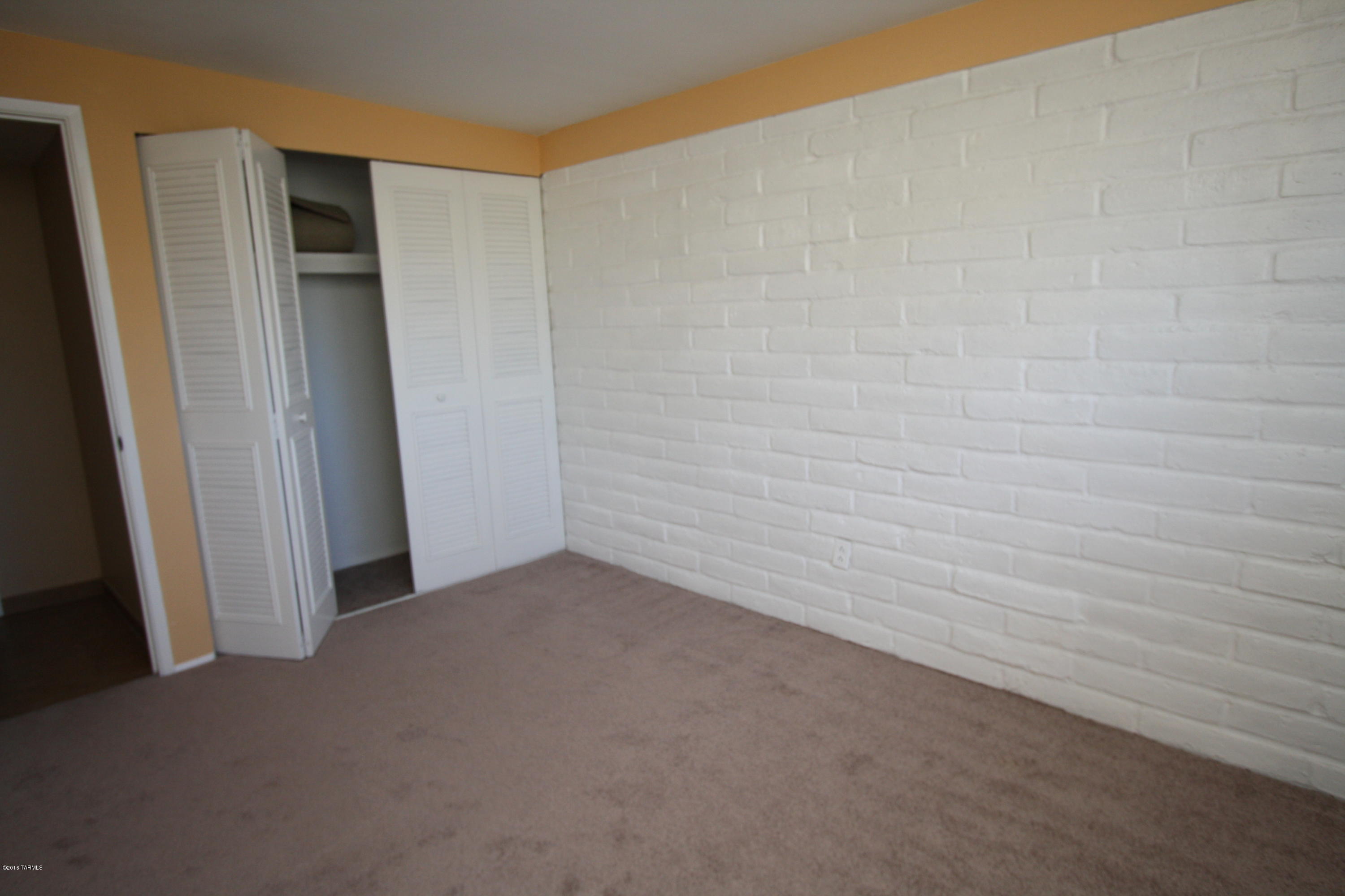 Hidden Hills (1-103) - Residential Lease