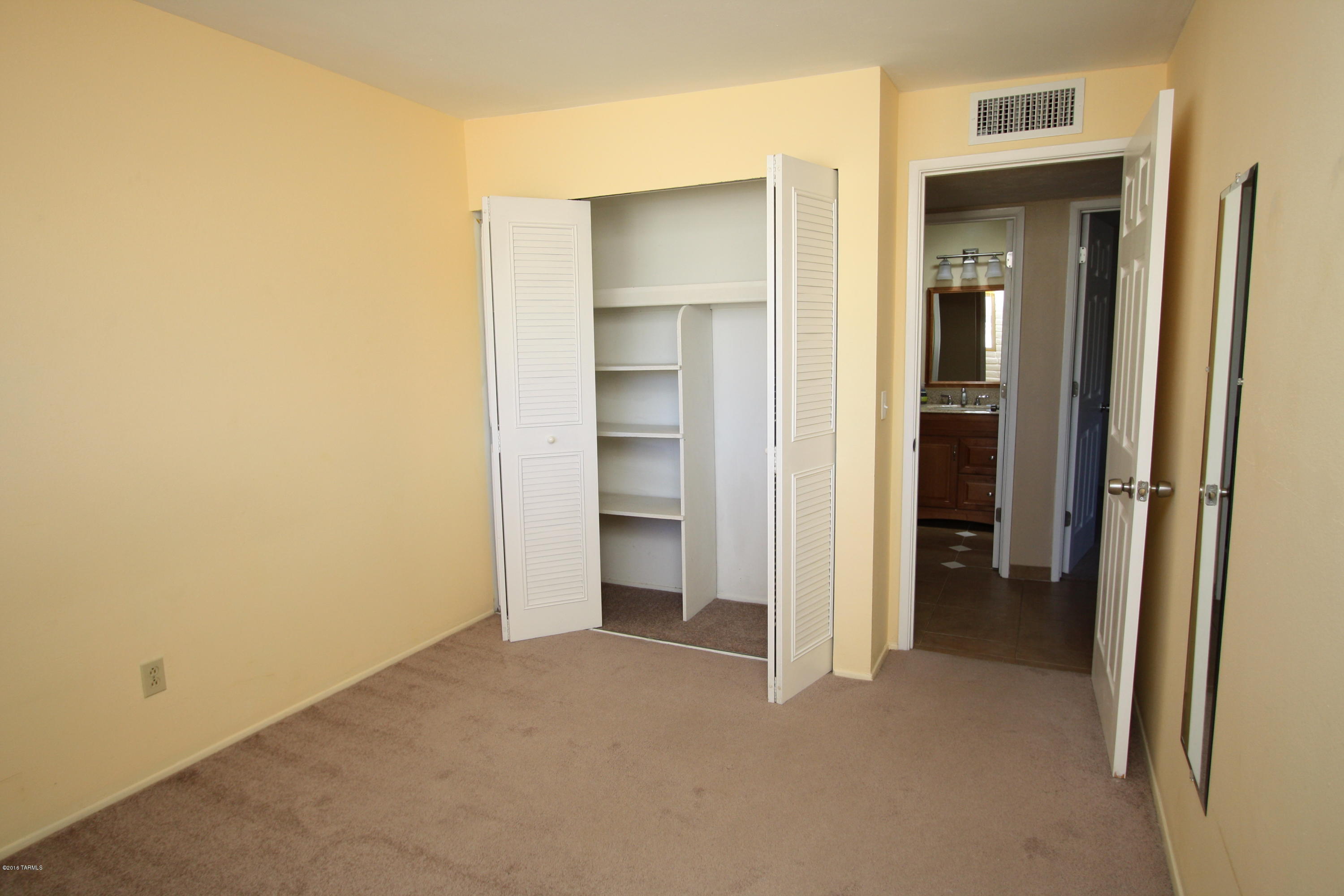 Hidden Hills (1-103) - Residential Lease