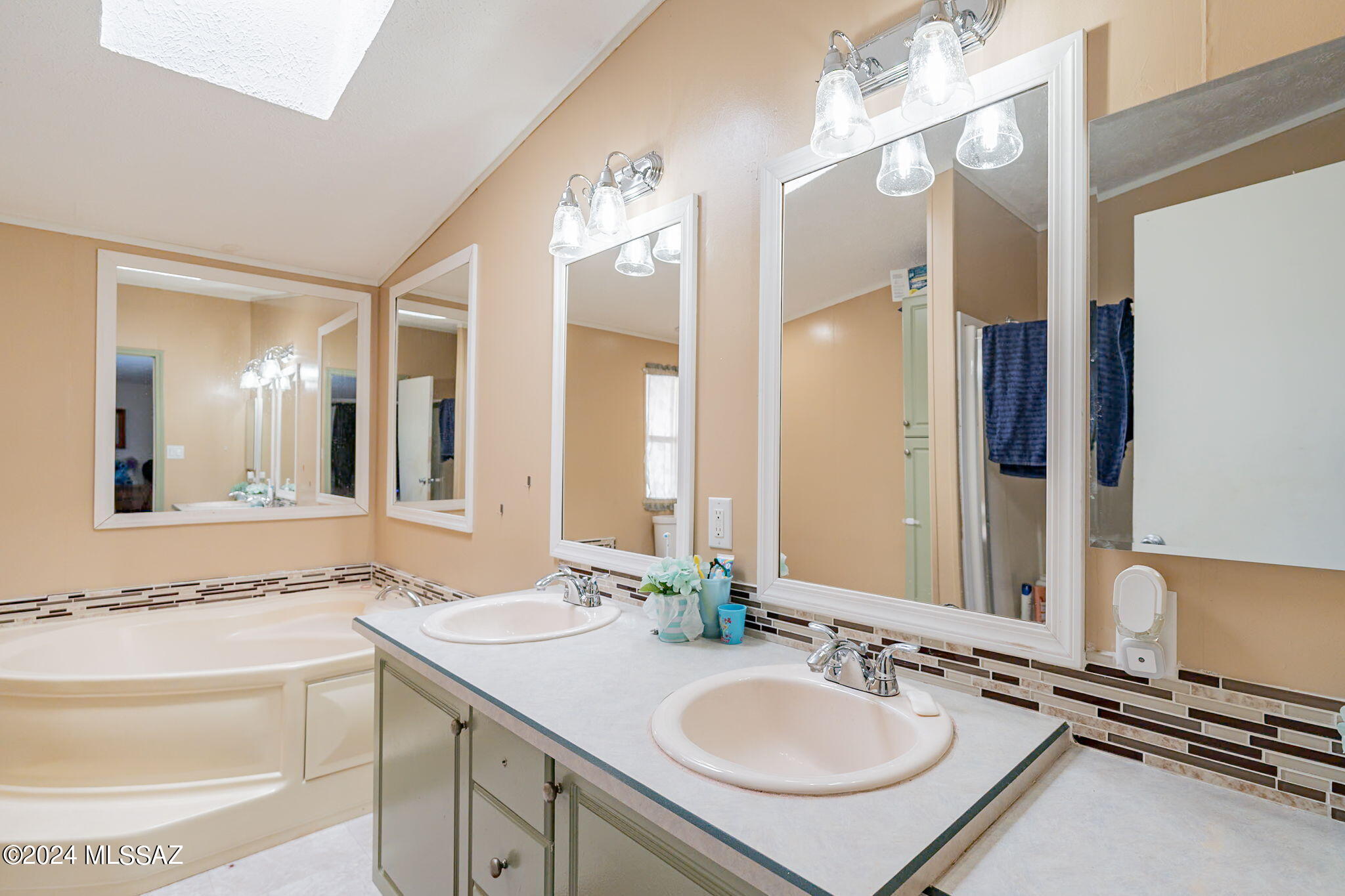 Country Club Terrace (1-108) - Residential