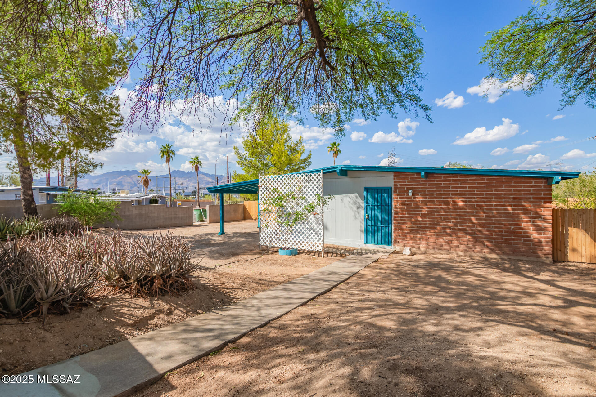 7229 E Flamenco Drive