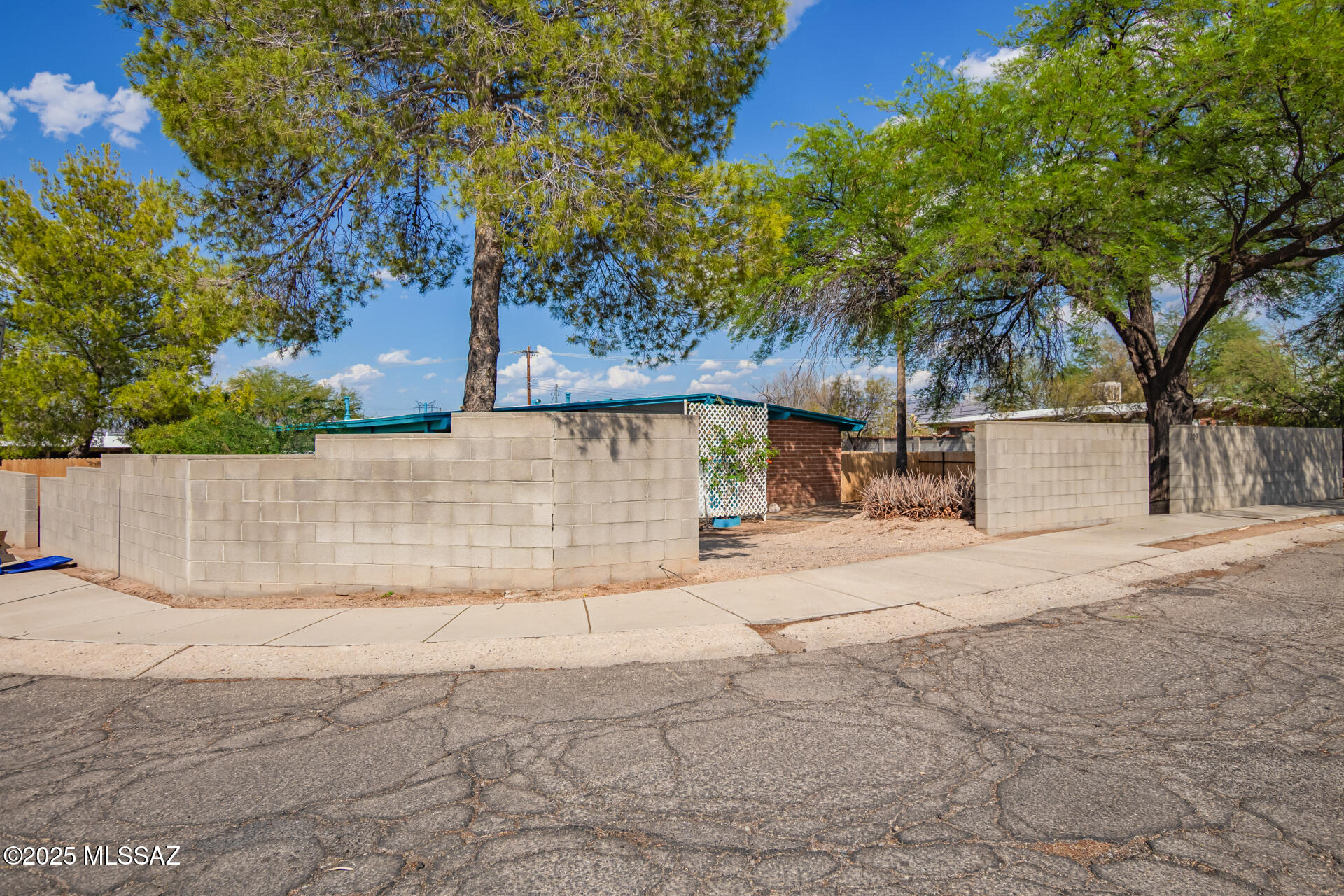 7229 E Flamenco Drive