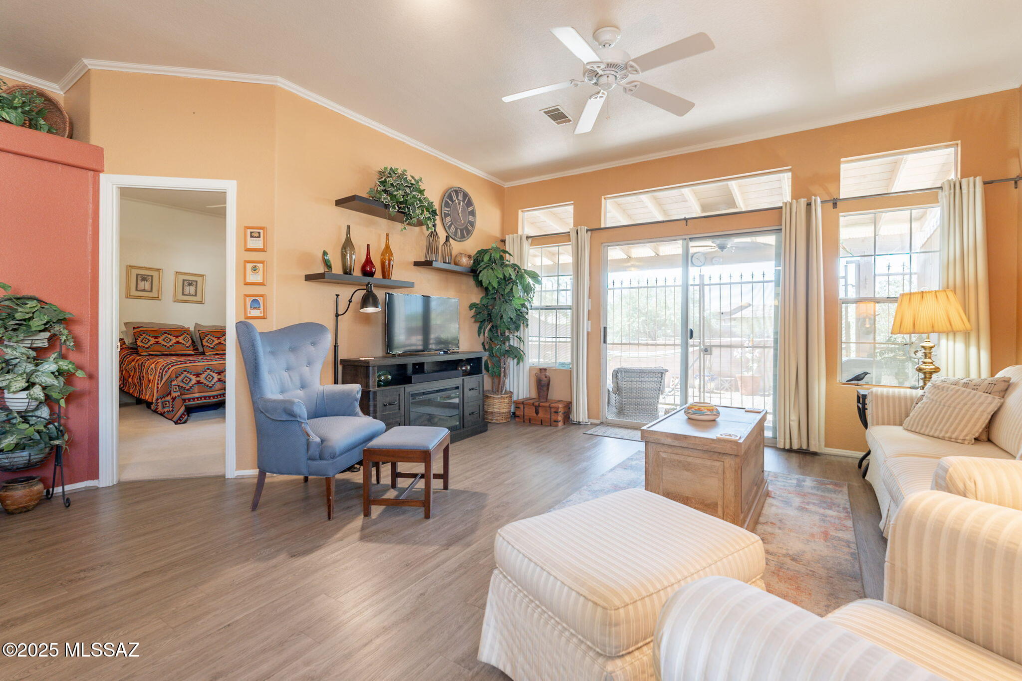 567 W Parkwood Court