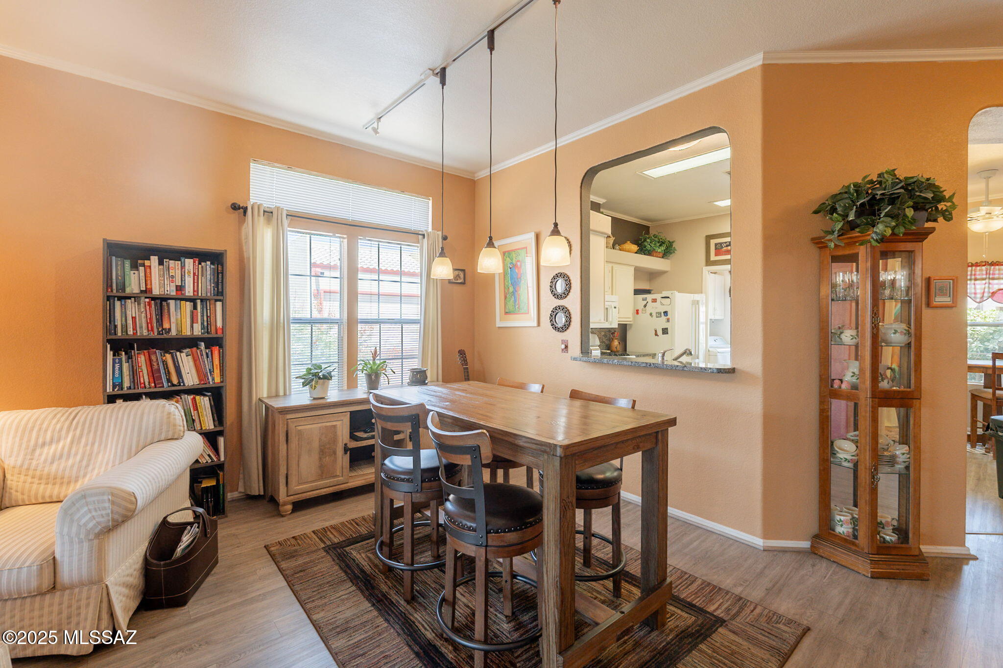 567 W Parkwood Court