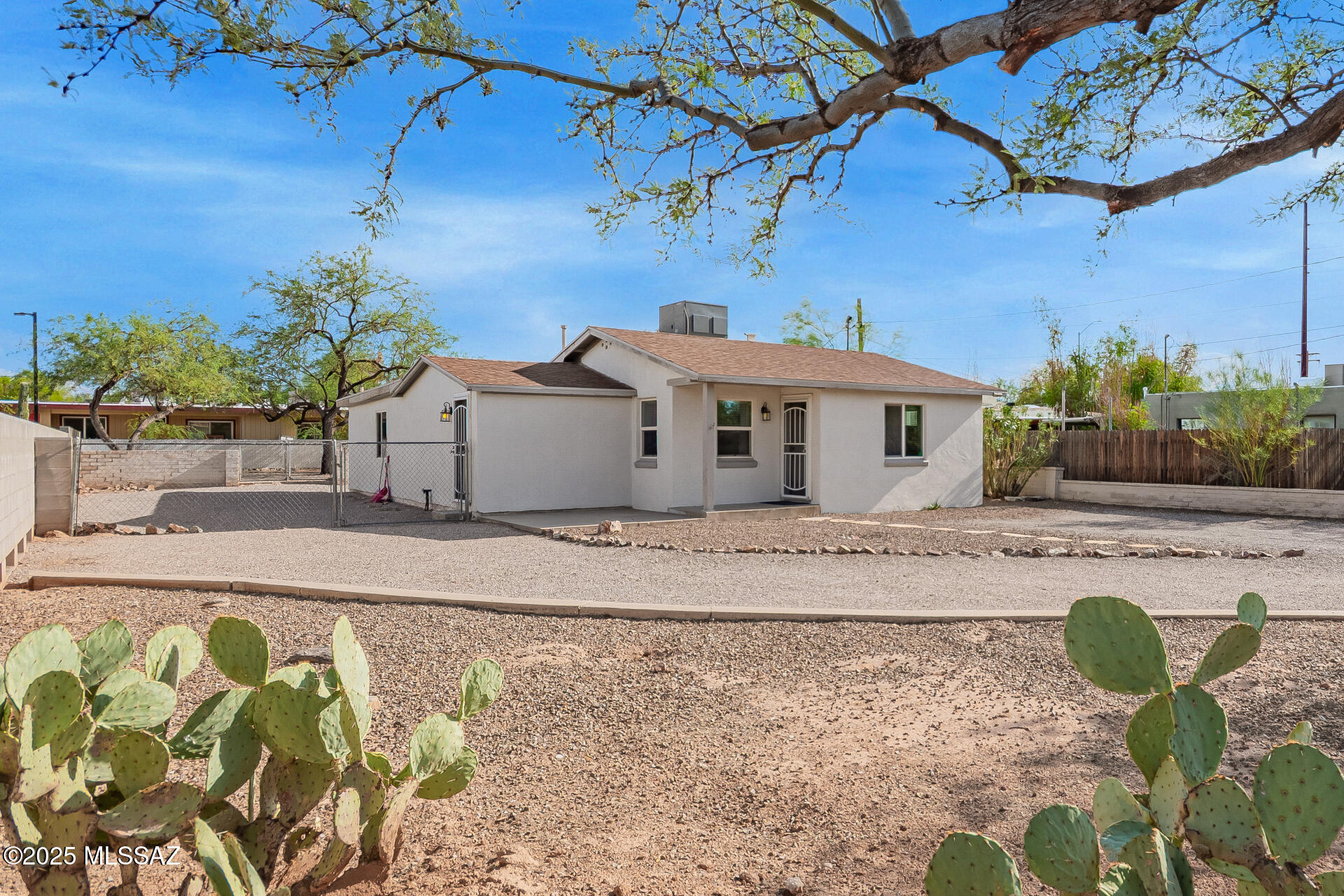 1314 E Hedrick Drive