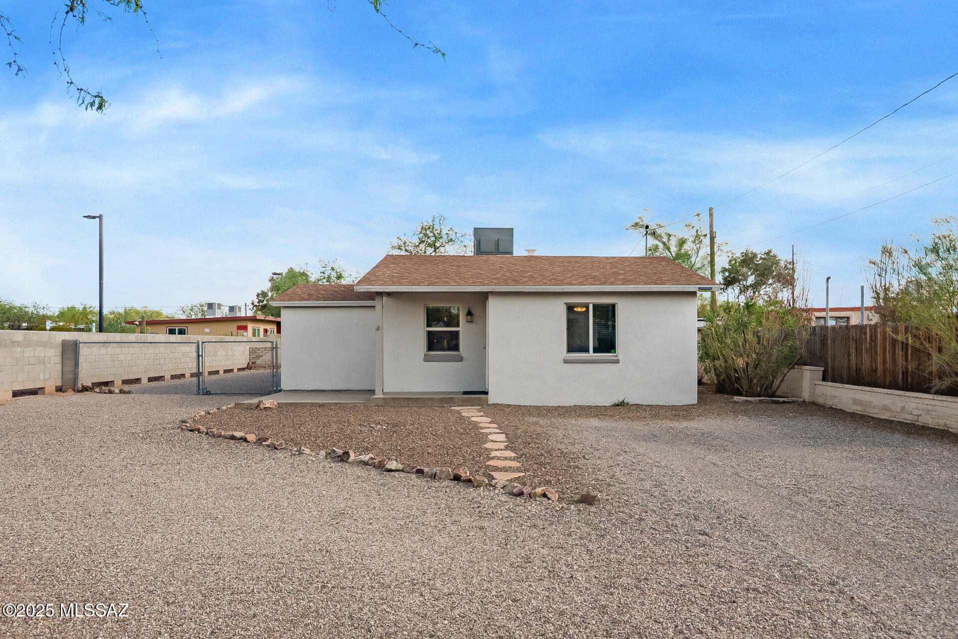 1314 E Hedrick Drive