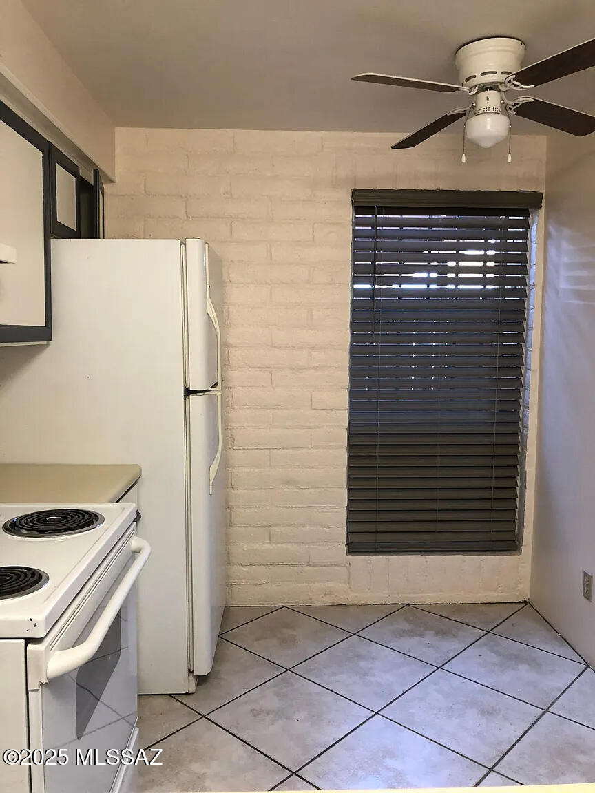 2875 N Tucson Boulevard 55