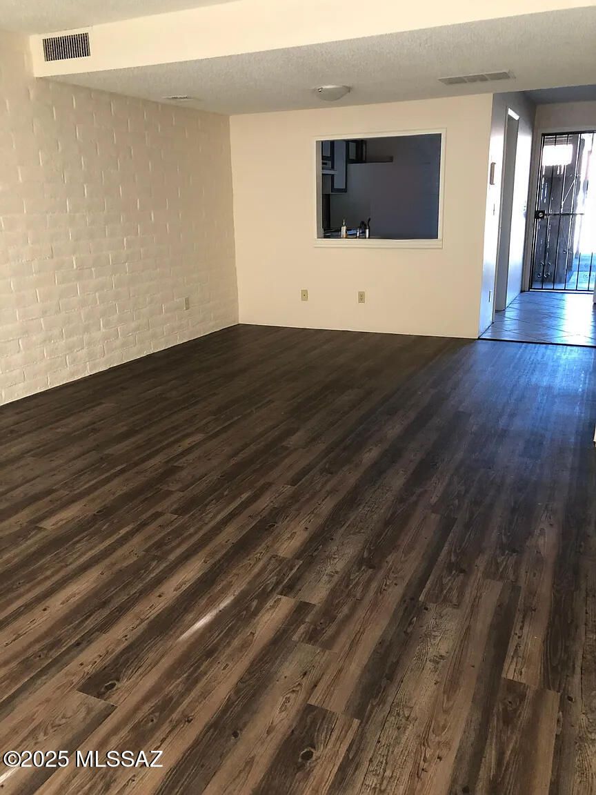 2875 N Tucson Boulevard 55