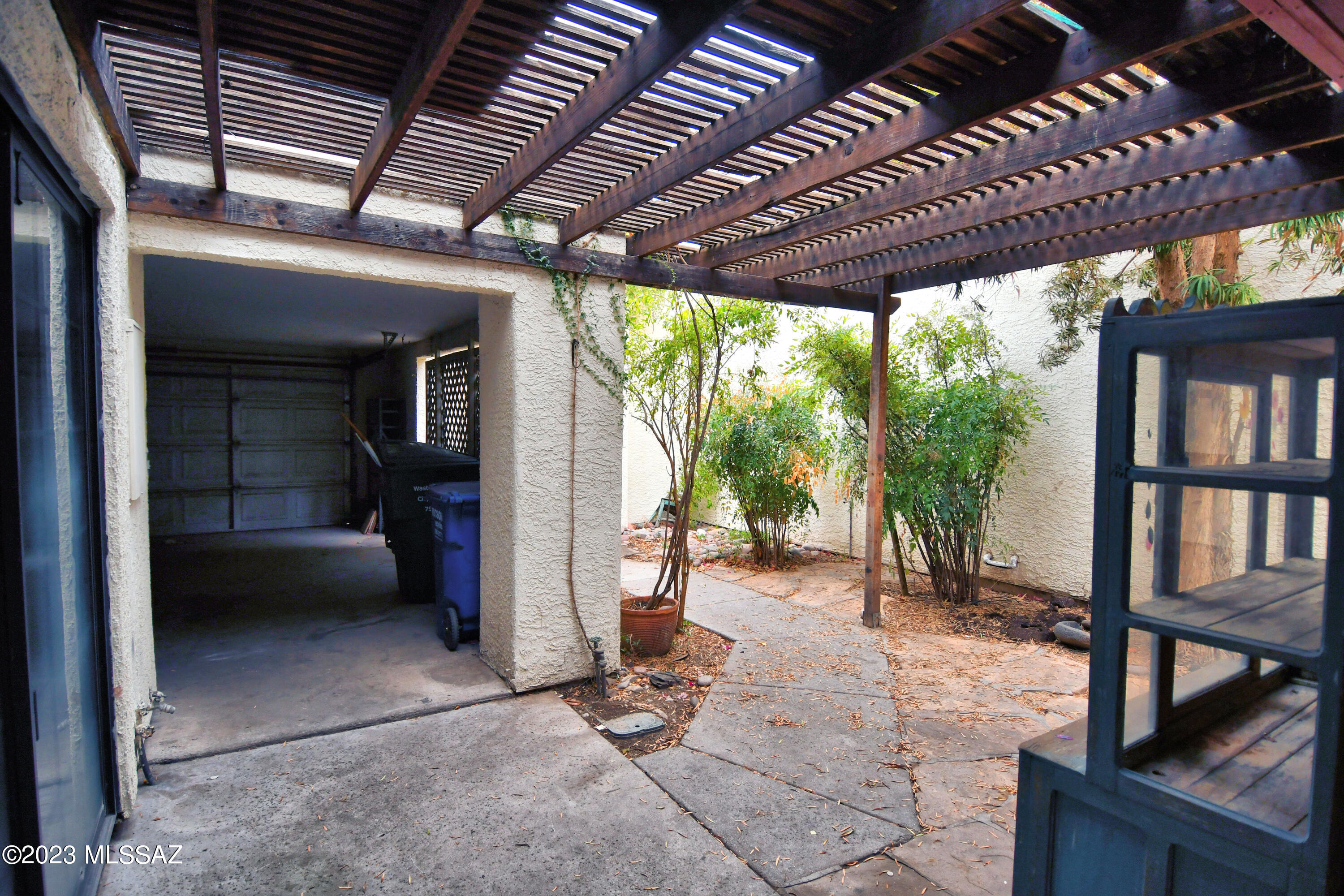 Granada Place (1-15) - Residential
