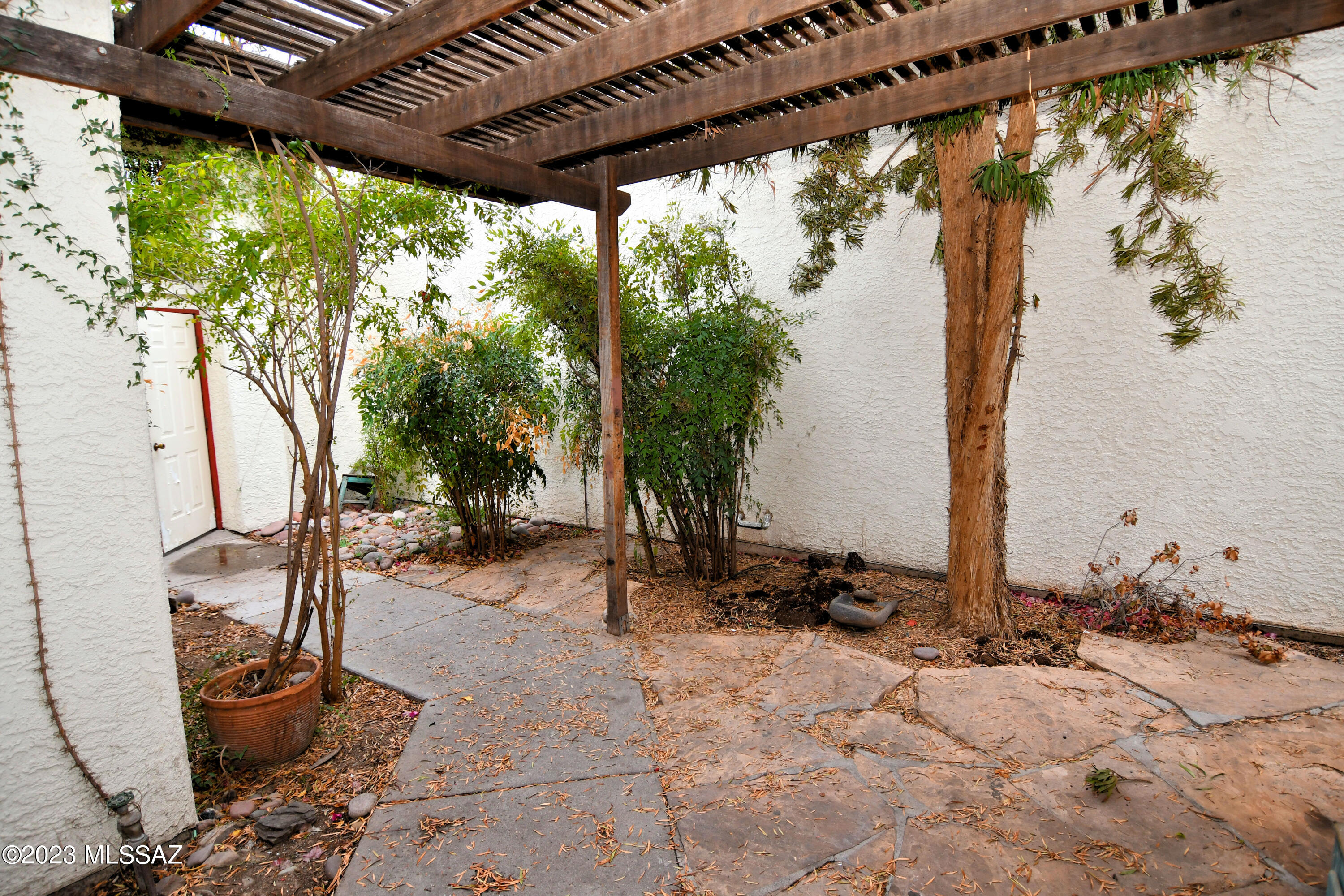 Granada Place (1-15) - Residential