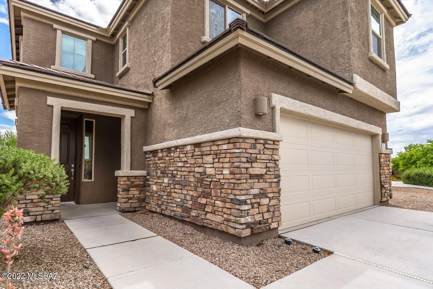 Interstate 10 and Kolb Road - Residential