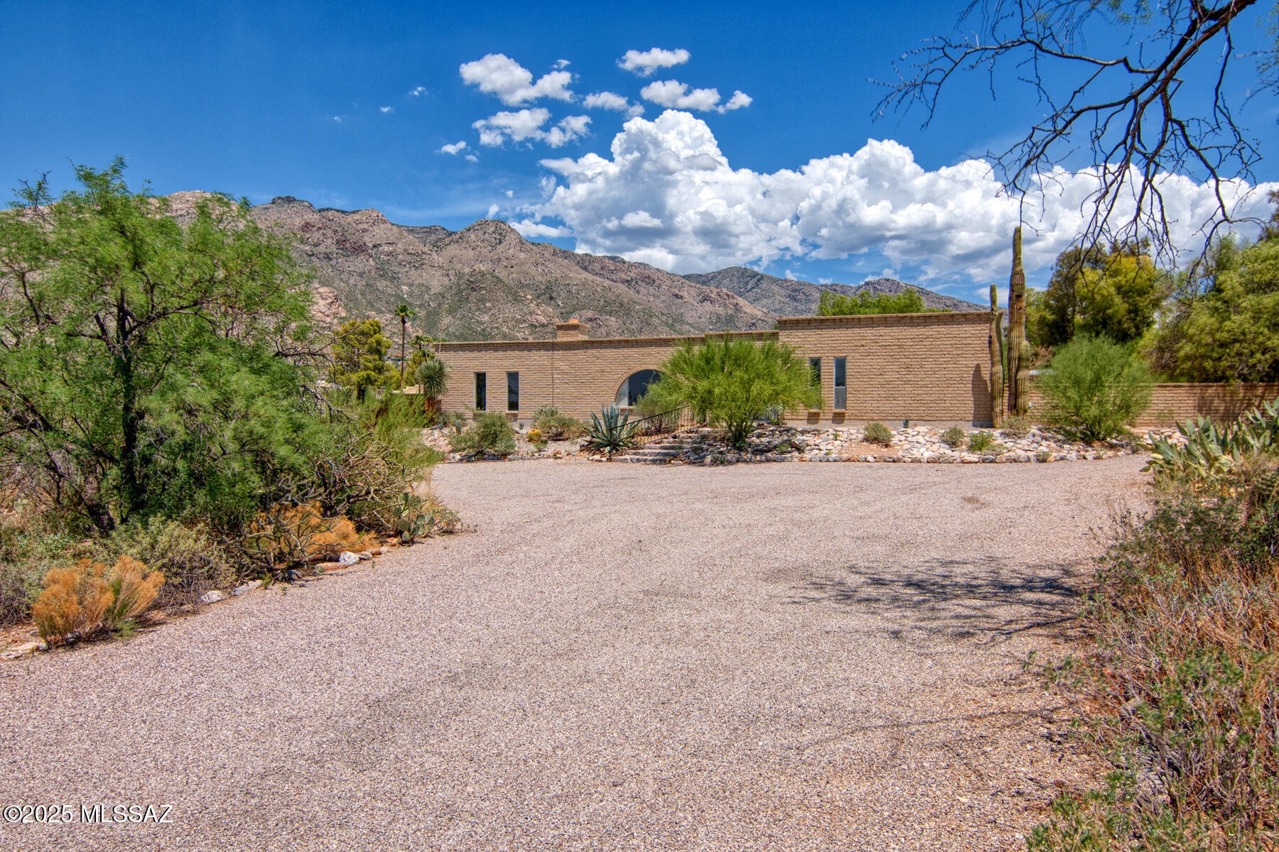 4801 E Camino De Los Olivos