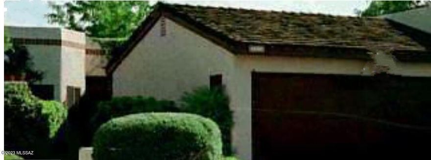 Great townhome in the quiet community of Winterhaven Village.