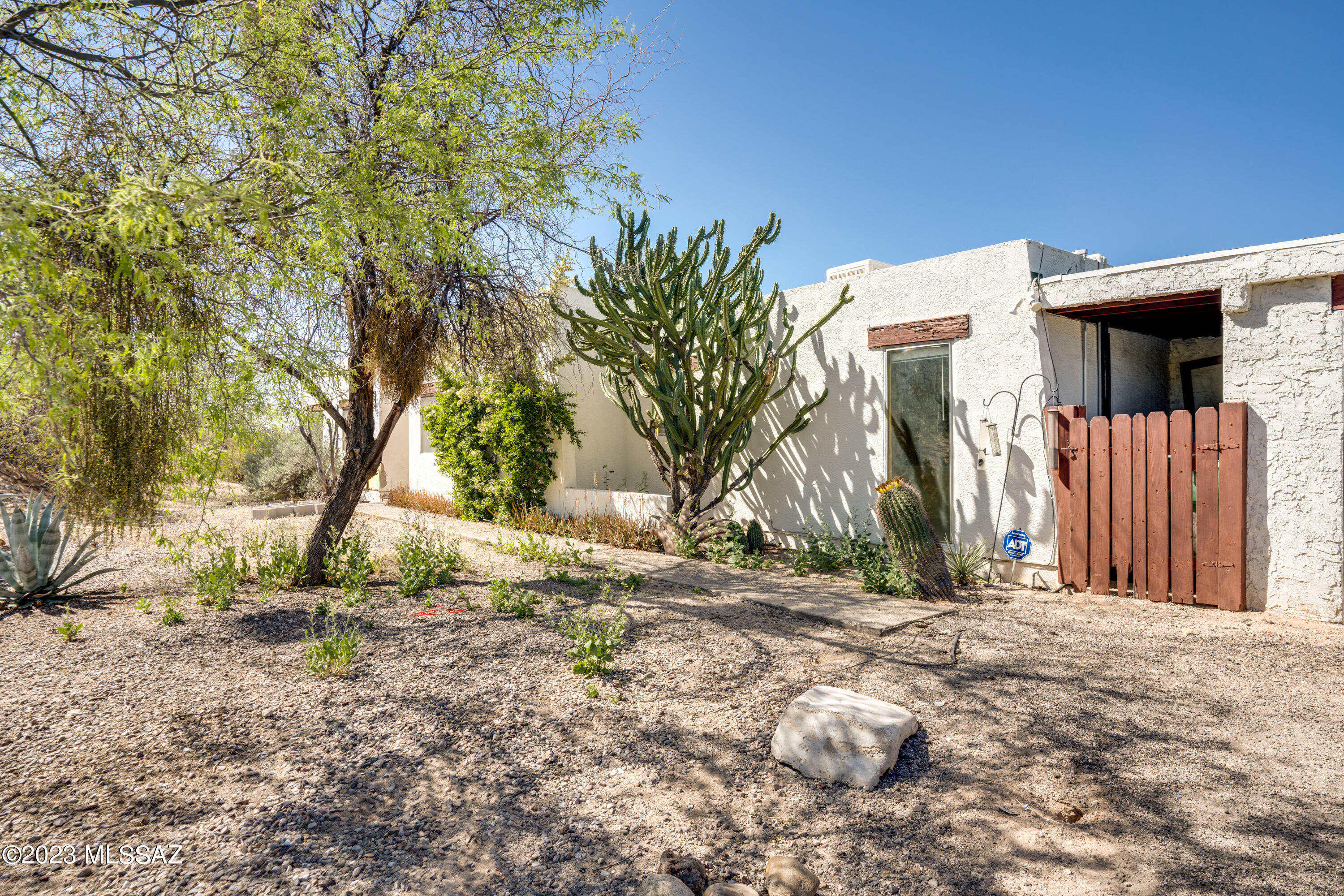 El Leah (1-17) - Residential