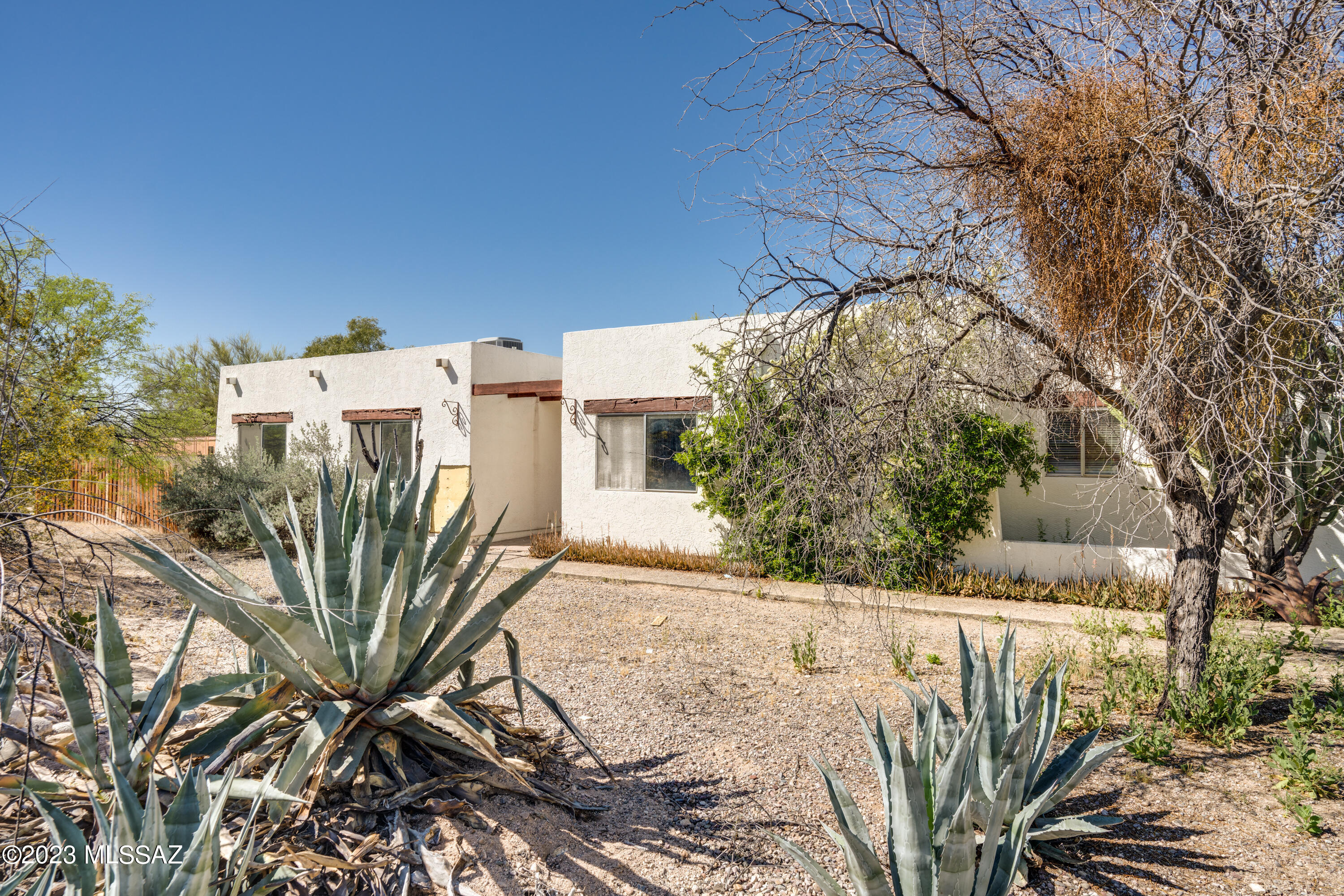 El Leah (1-17) - Residential