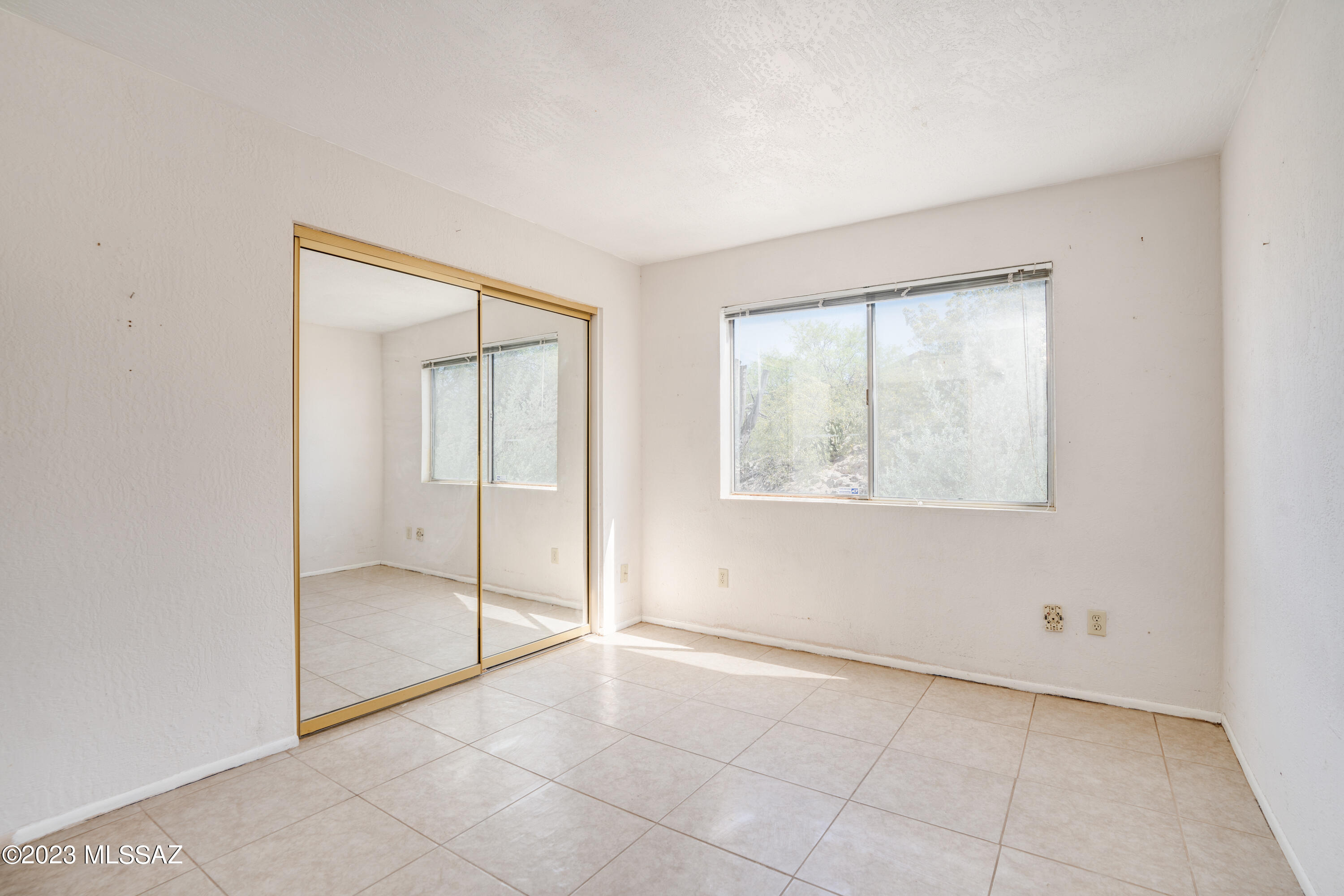 El Leah (1-17) - Residential