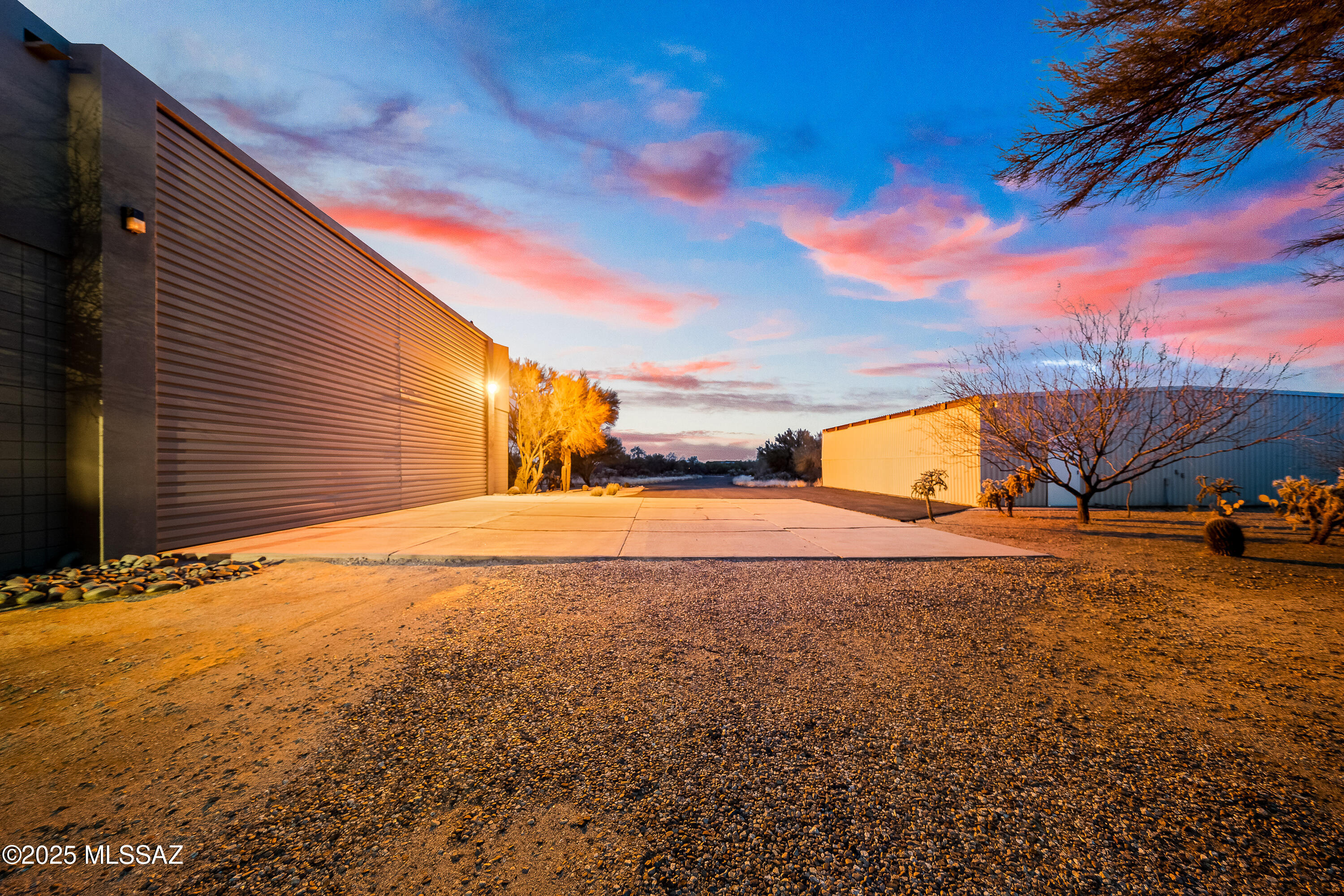 La Cholla Airpark - Residential