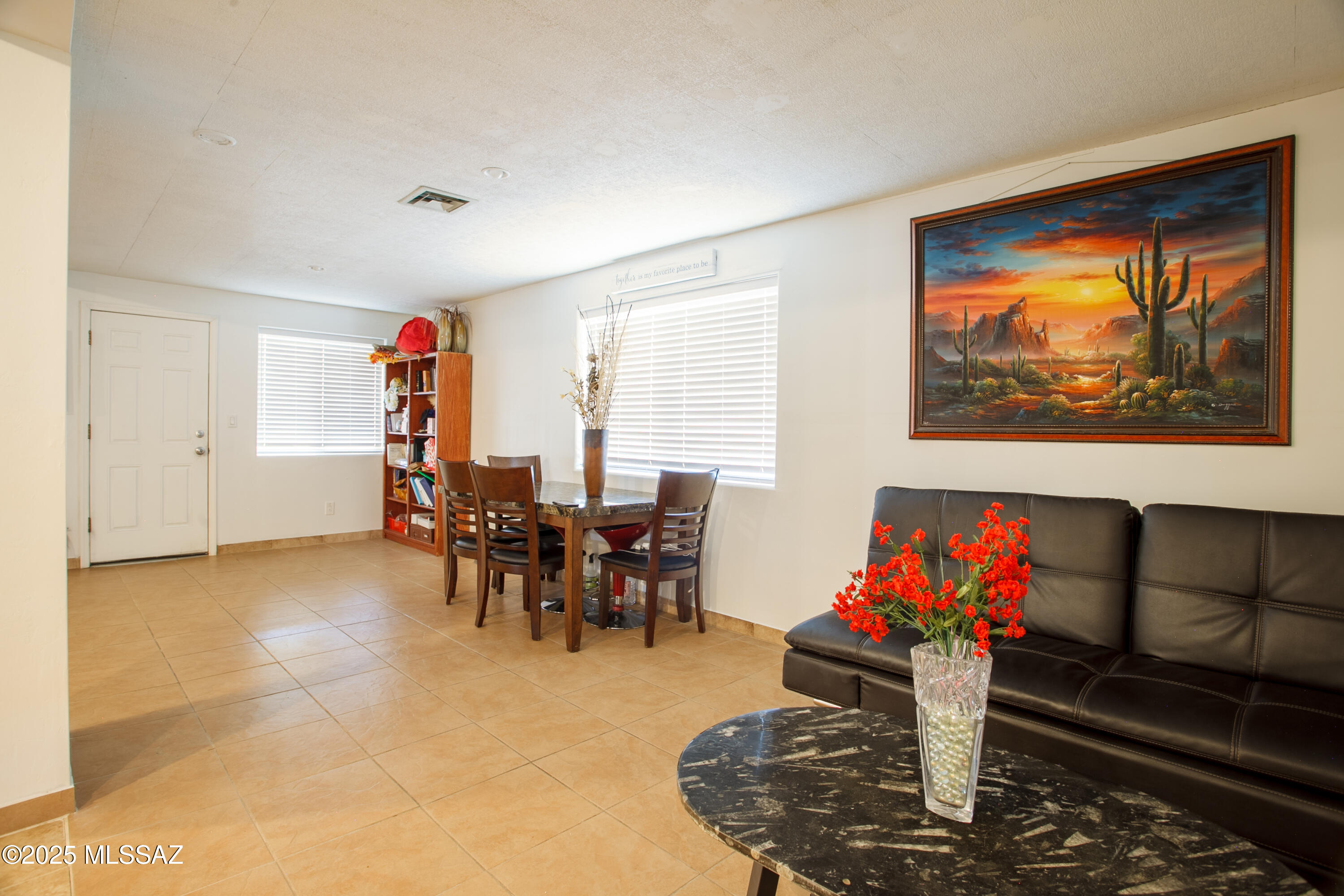 5843 E Calle Silvosa