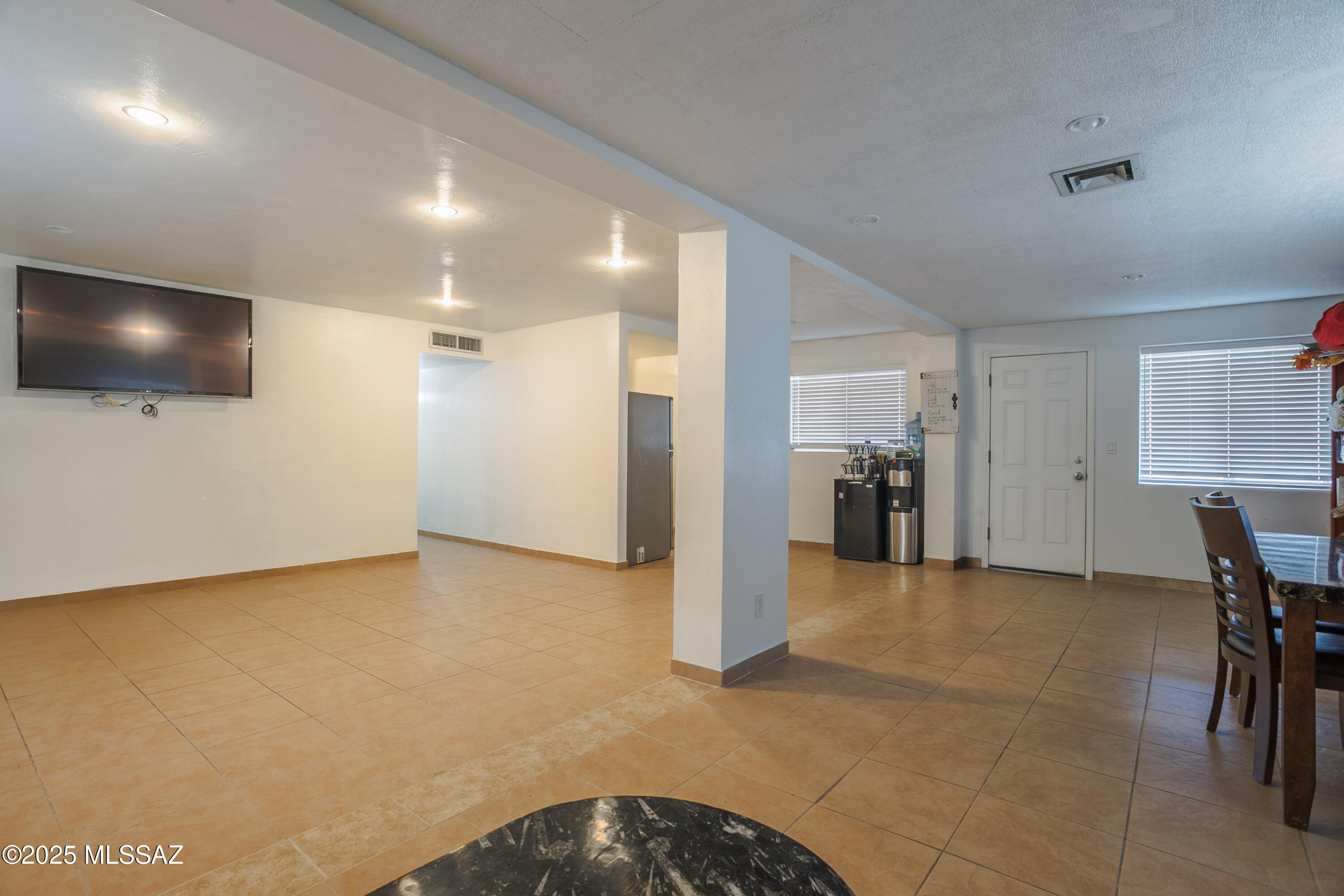 5843 E Calle Silvosa