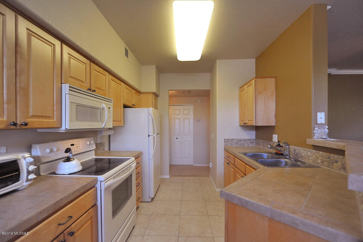 Pinnacle Canyon Condominium - Residential