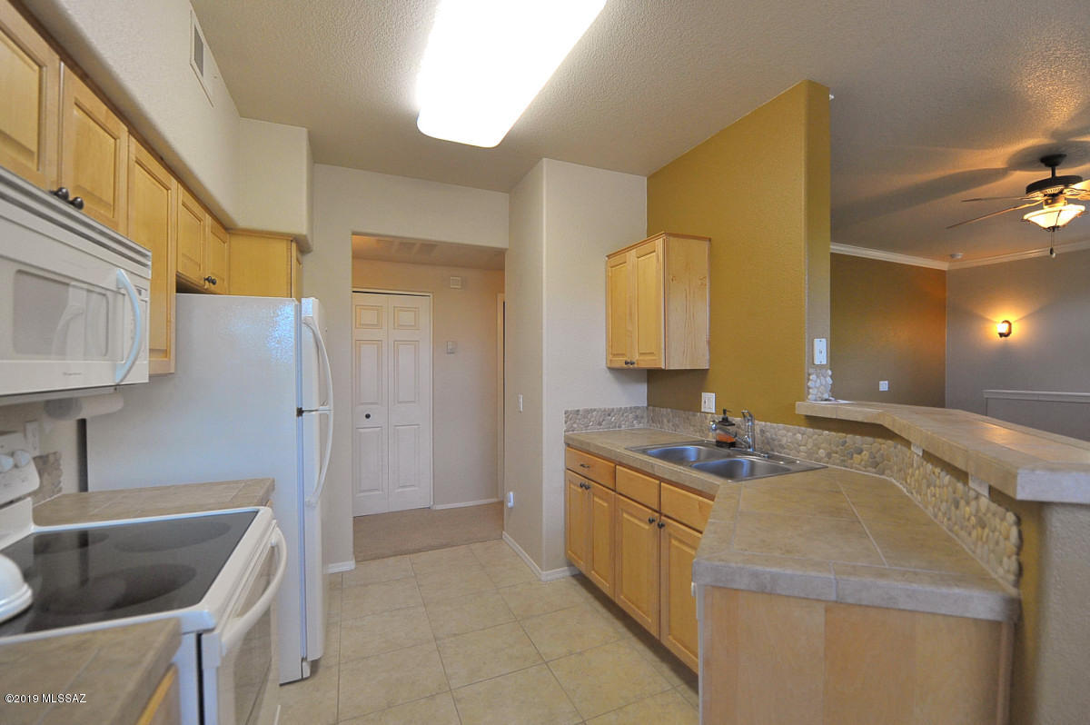 Pinnacle Canyon Condominium - Residential
