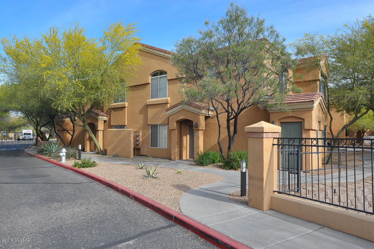 Pinnacle Canyon Condominium - Residential