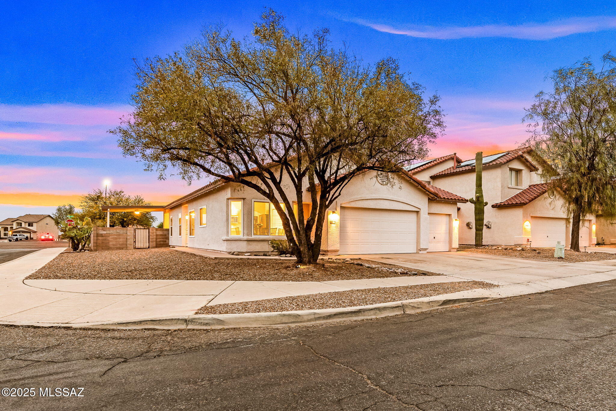 7746 S Trumpet Vine Avenue