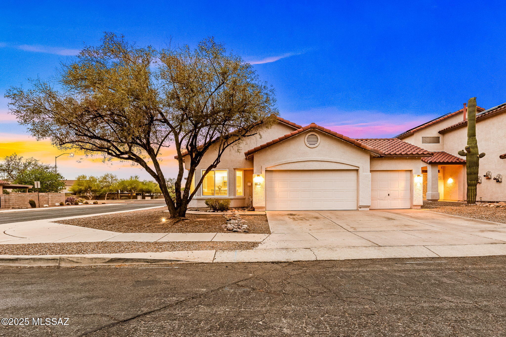 7746 S Trumpet Vine Avenue