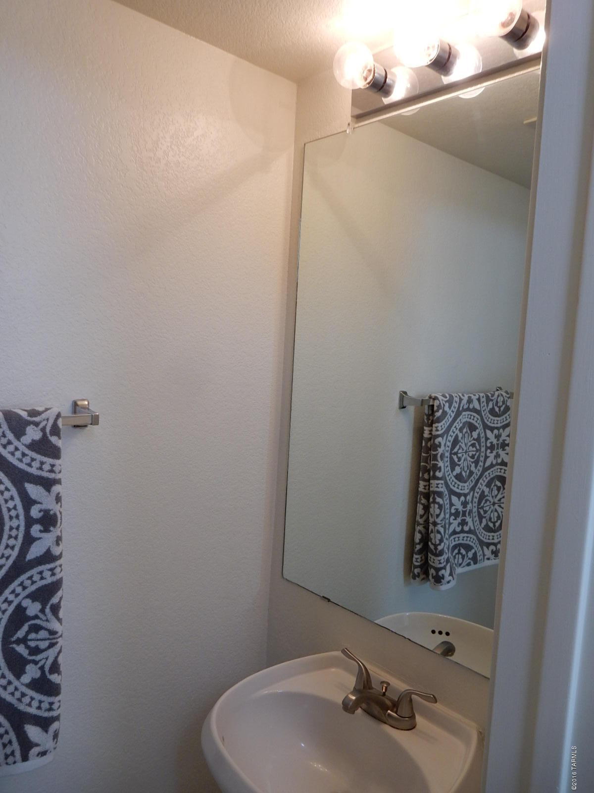 Saddlewood Heights (1-102) - Residential Lease