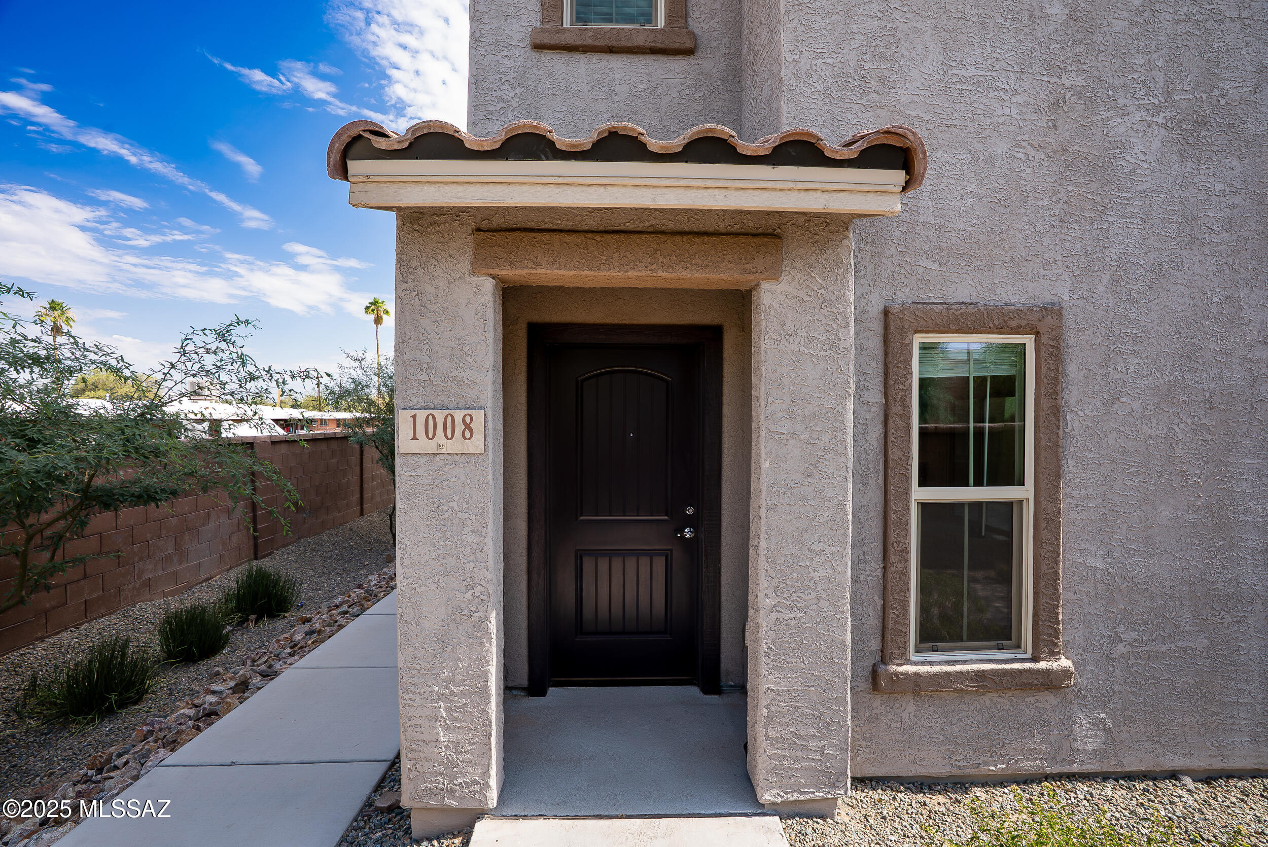 1008 E Descent Street