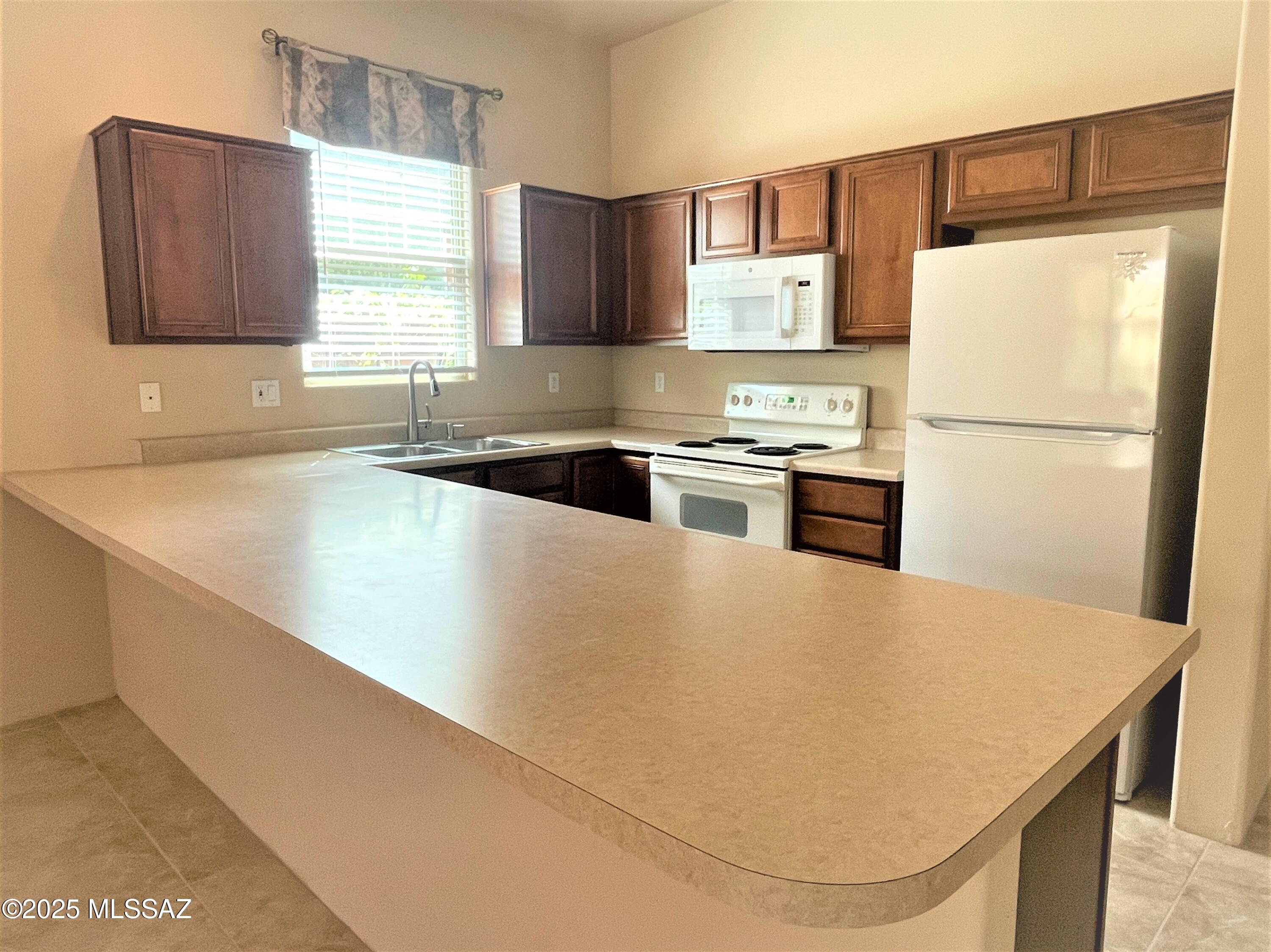Civano 1 (166-527) - Residential Lease